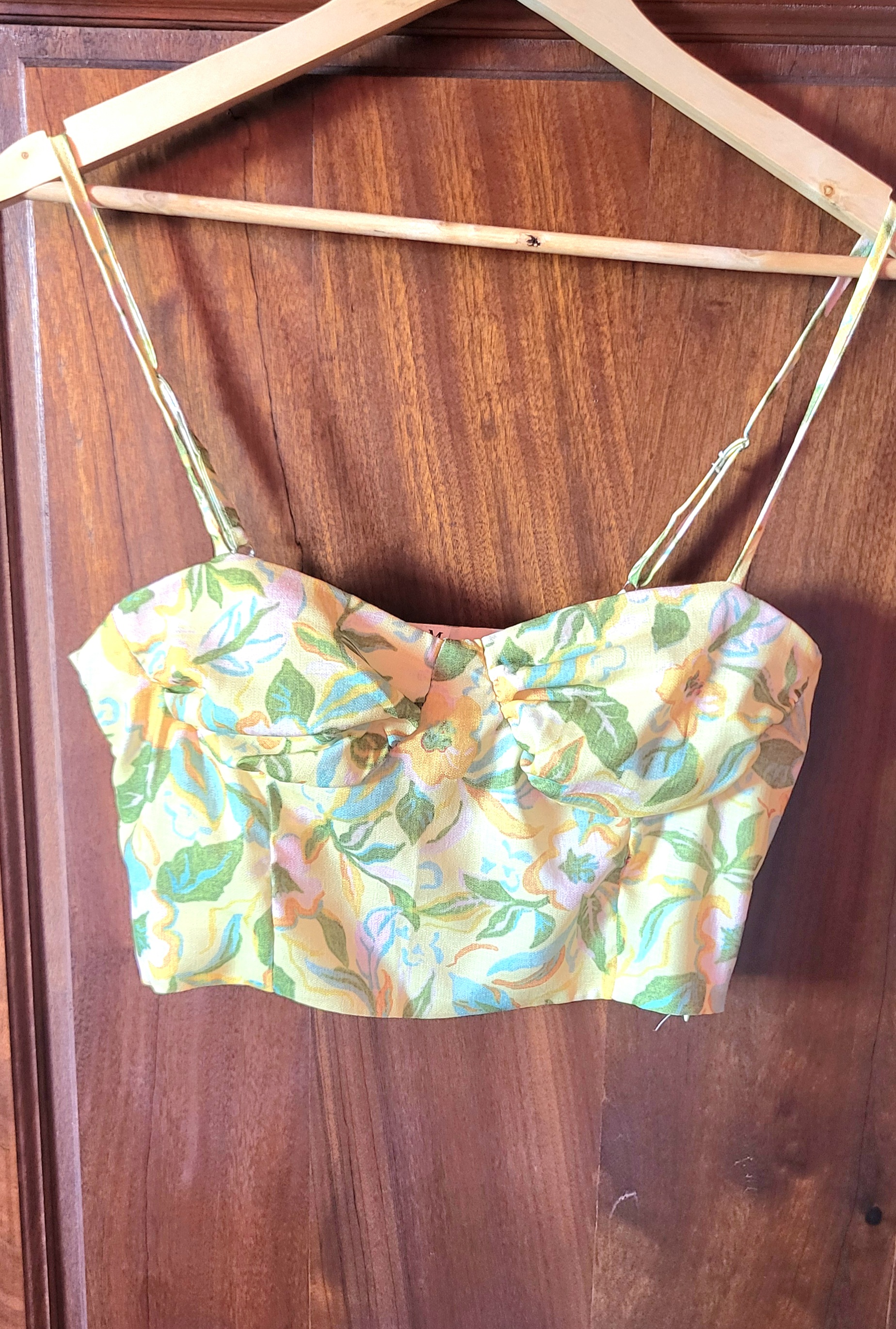 Crop Top Jaune Fleuri — La Réunion