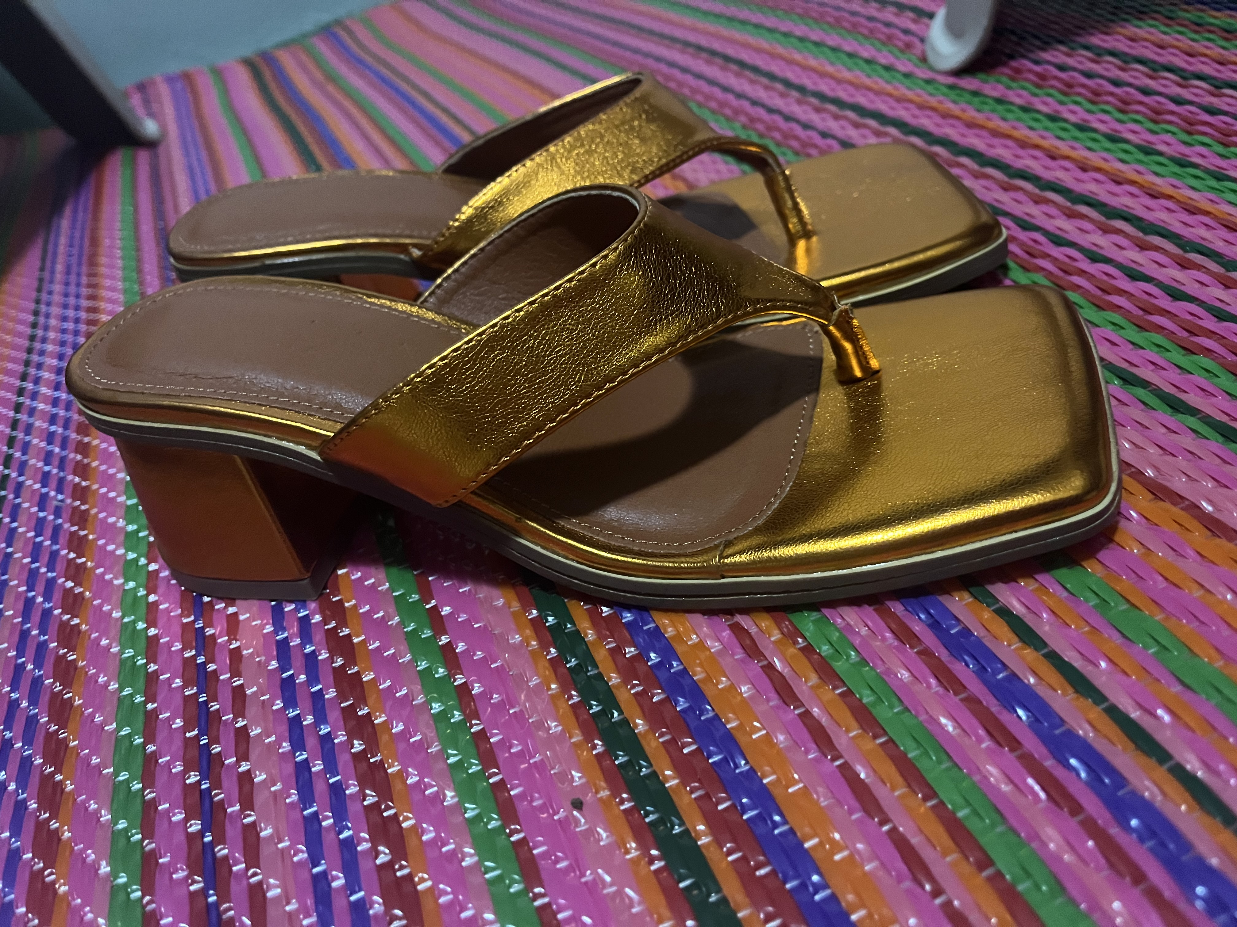 Sandales talons bout carré P37