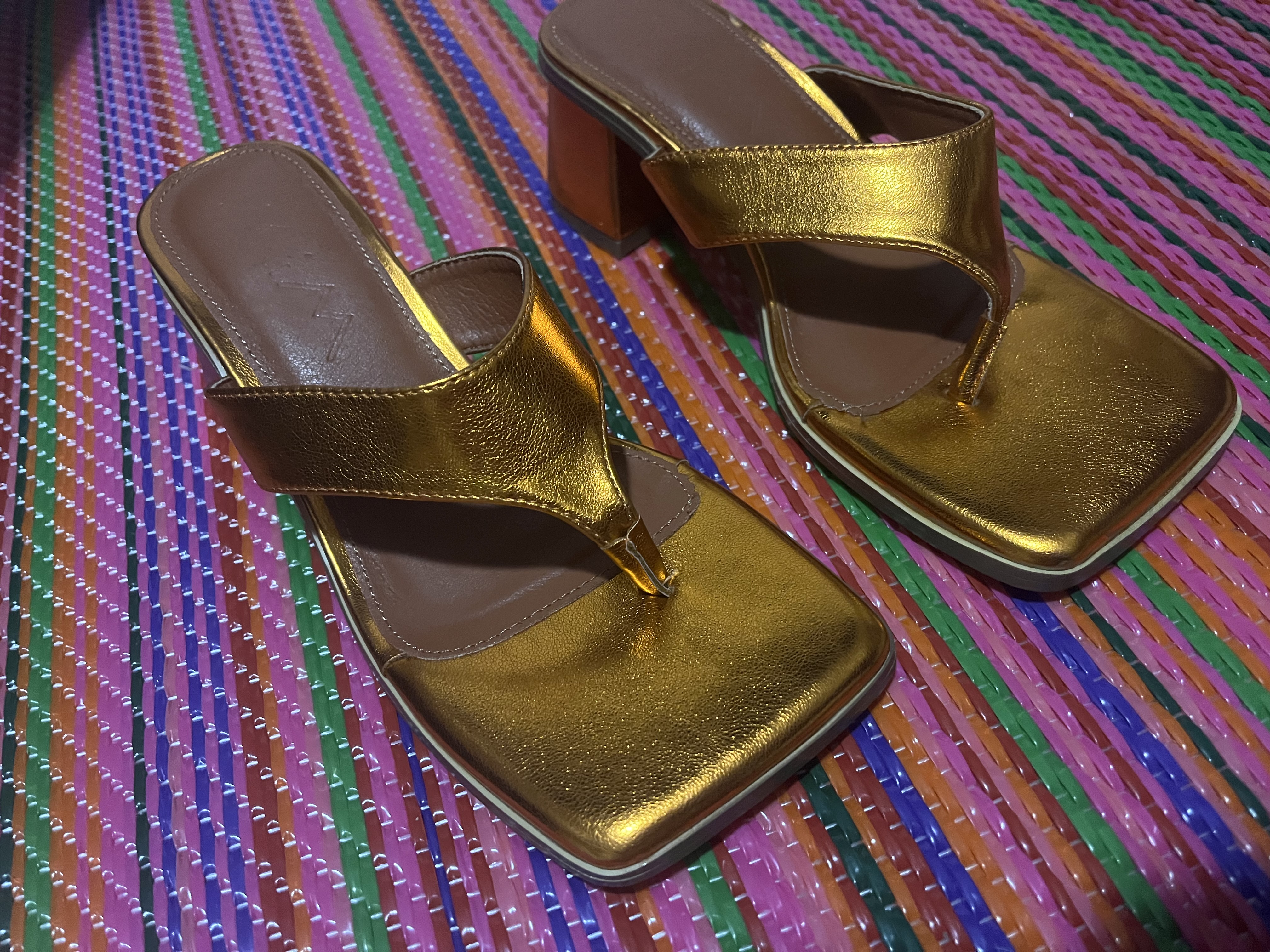 Sandales talons bout carré P37