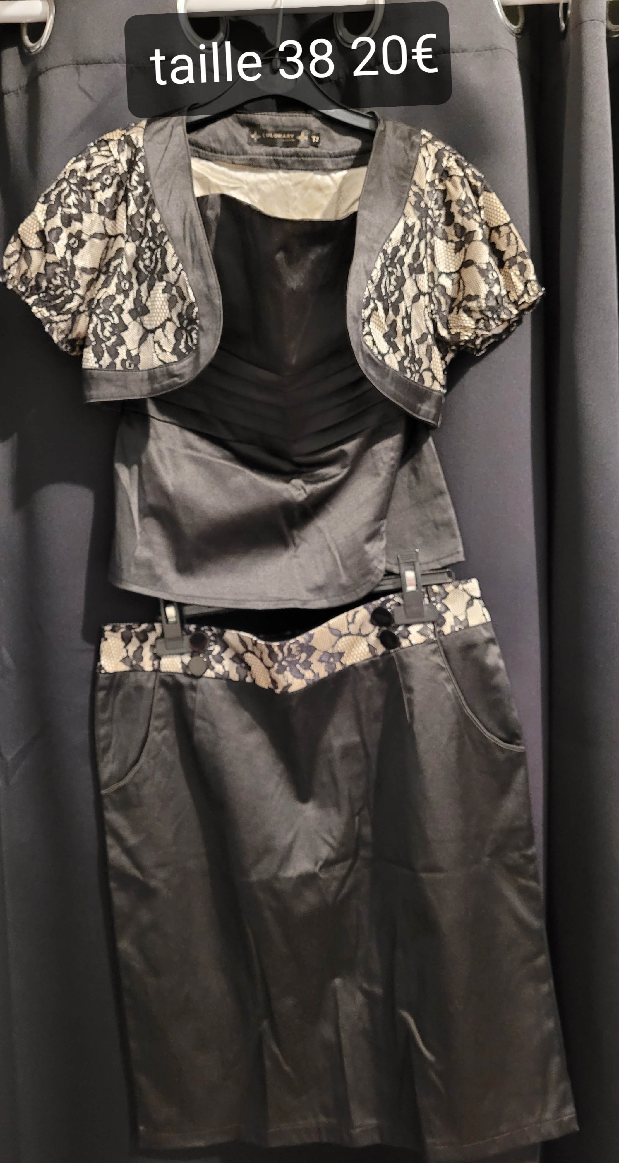 Vend ensemble bustier, Boléro et jupe — La Réunion