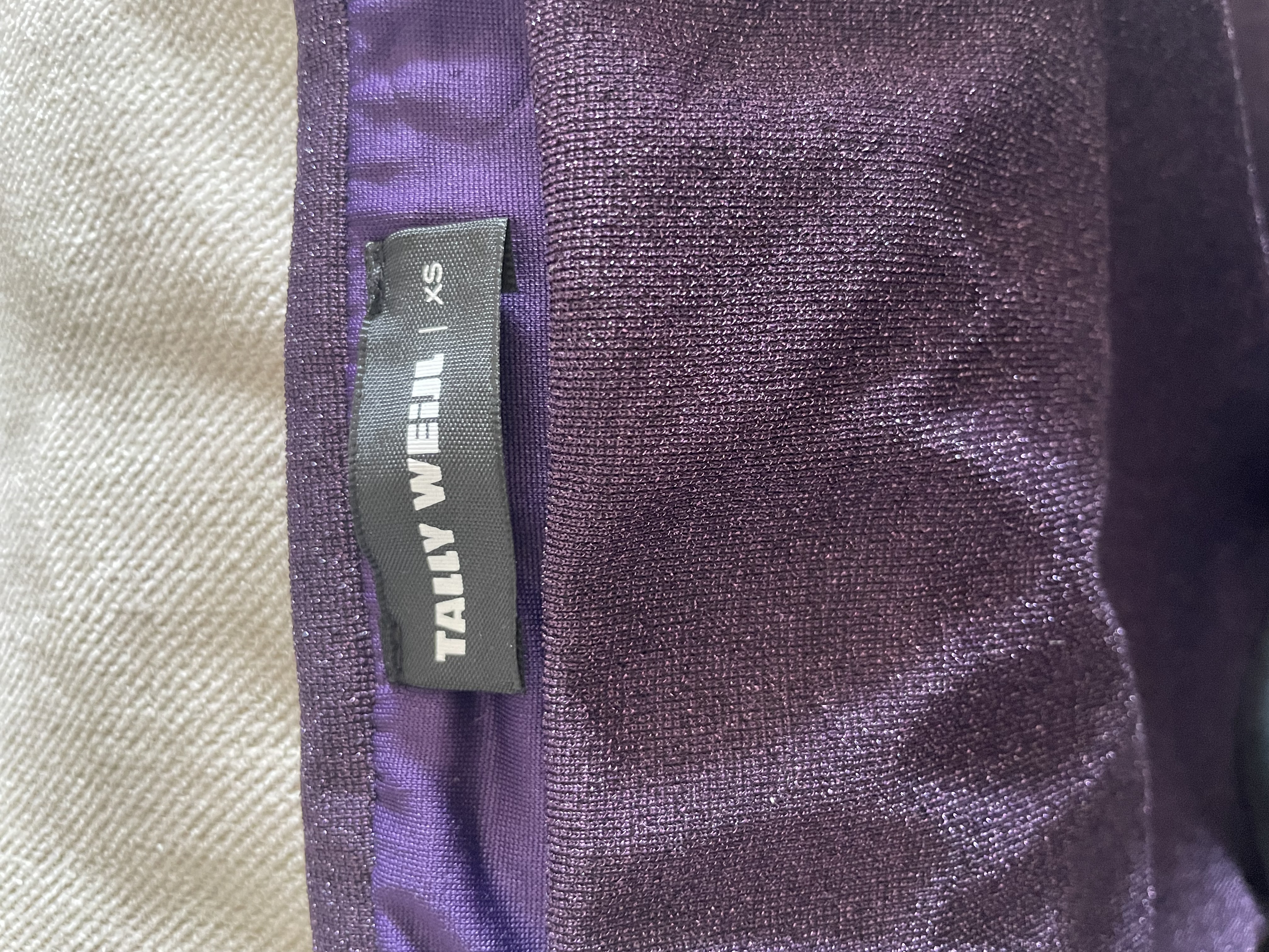 Jupe droite à paillettes