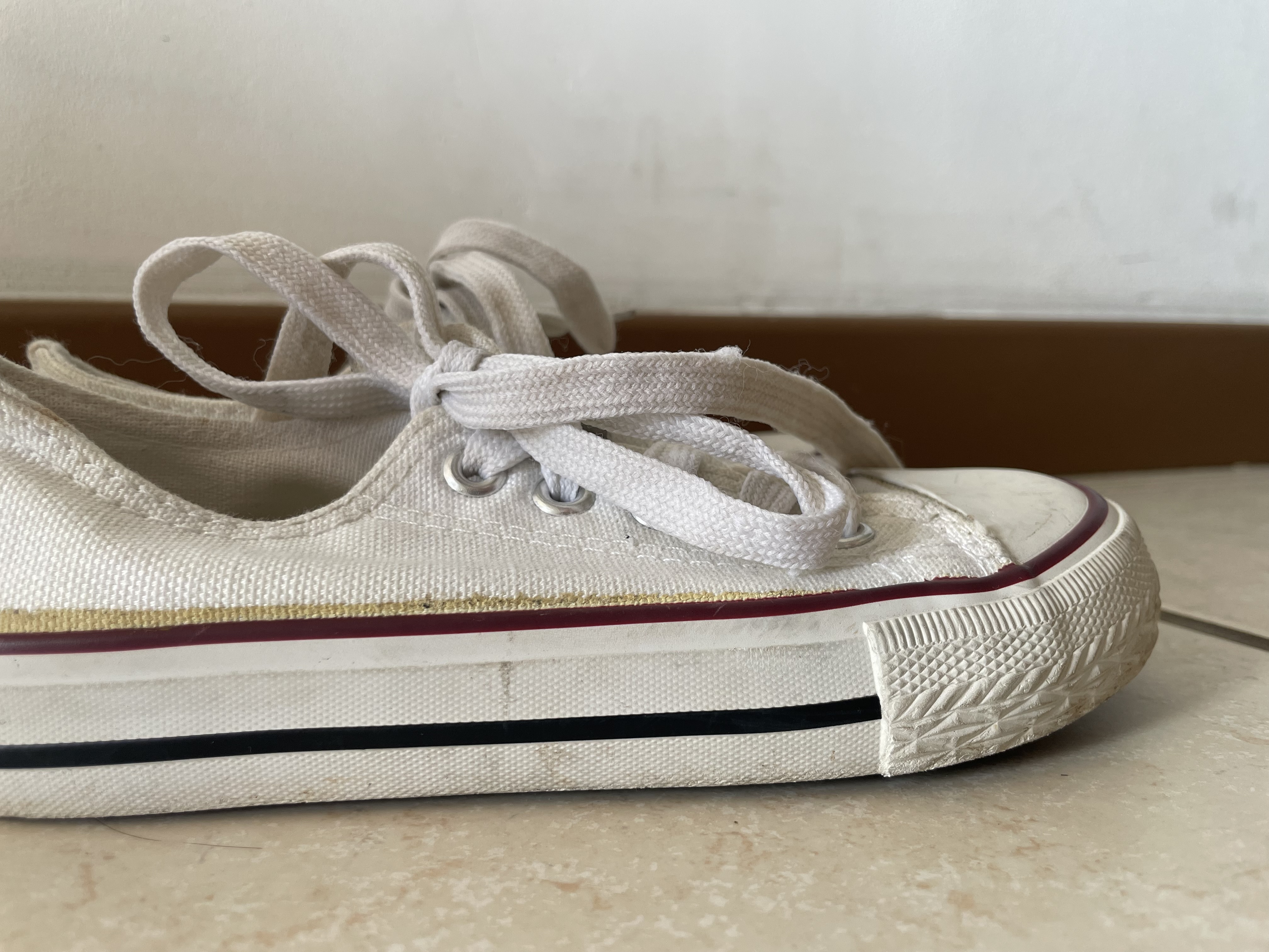 Converse enfant blanches