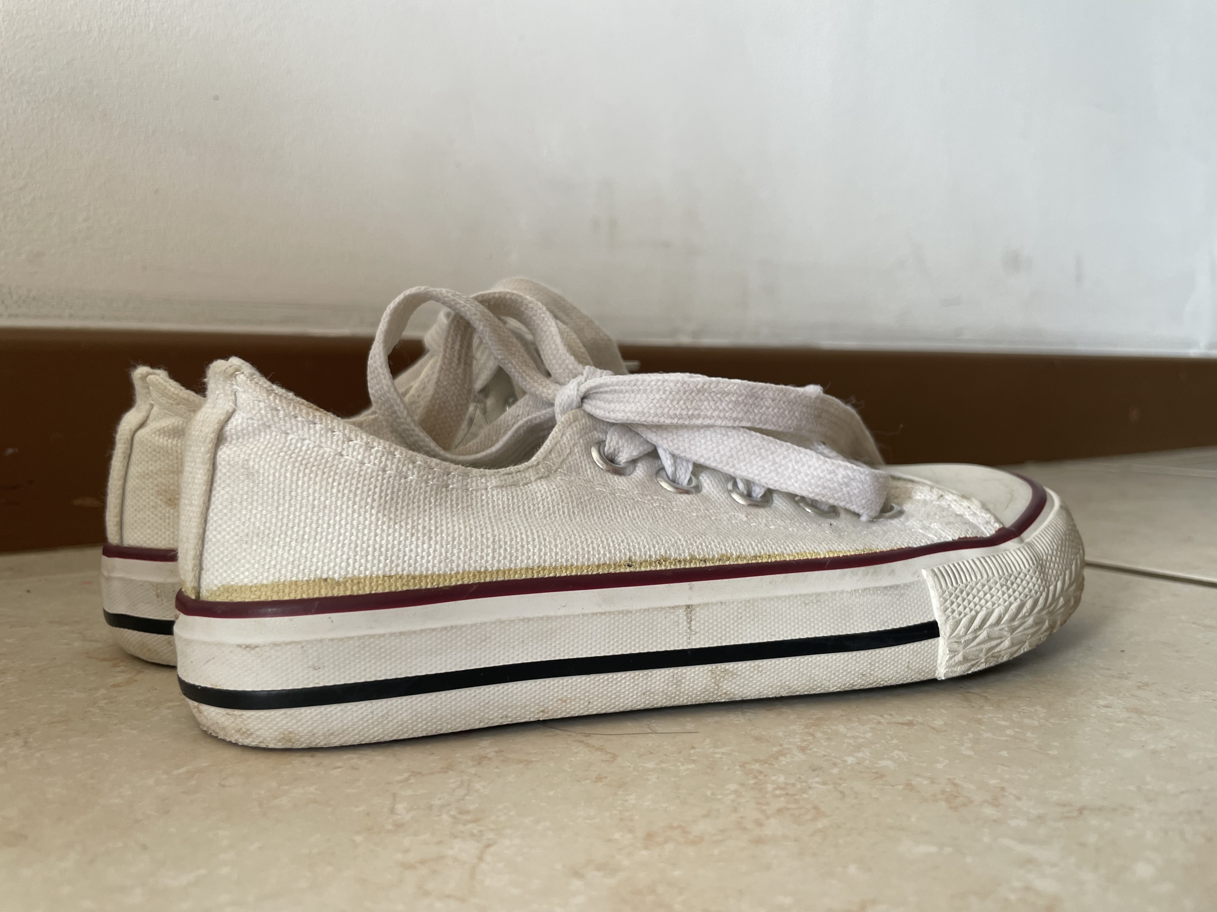 Converse enfant blanches