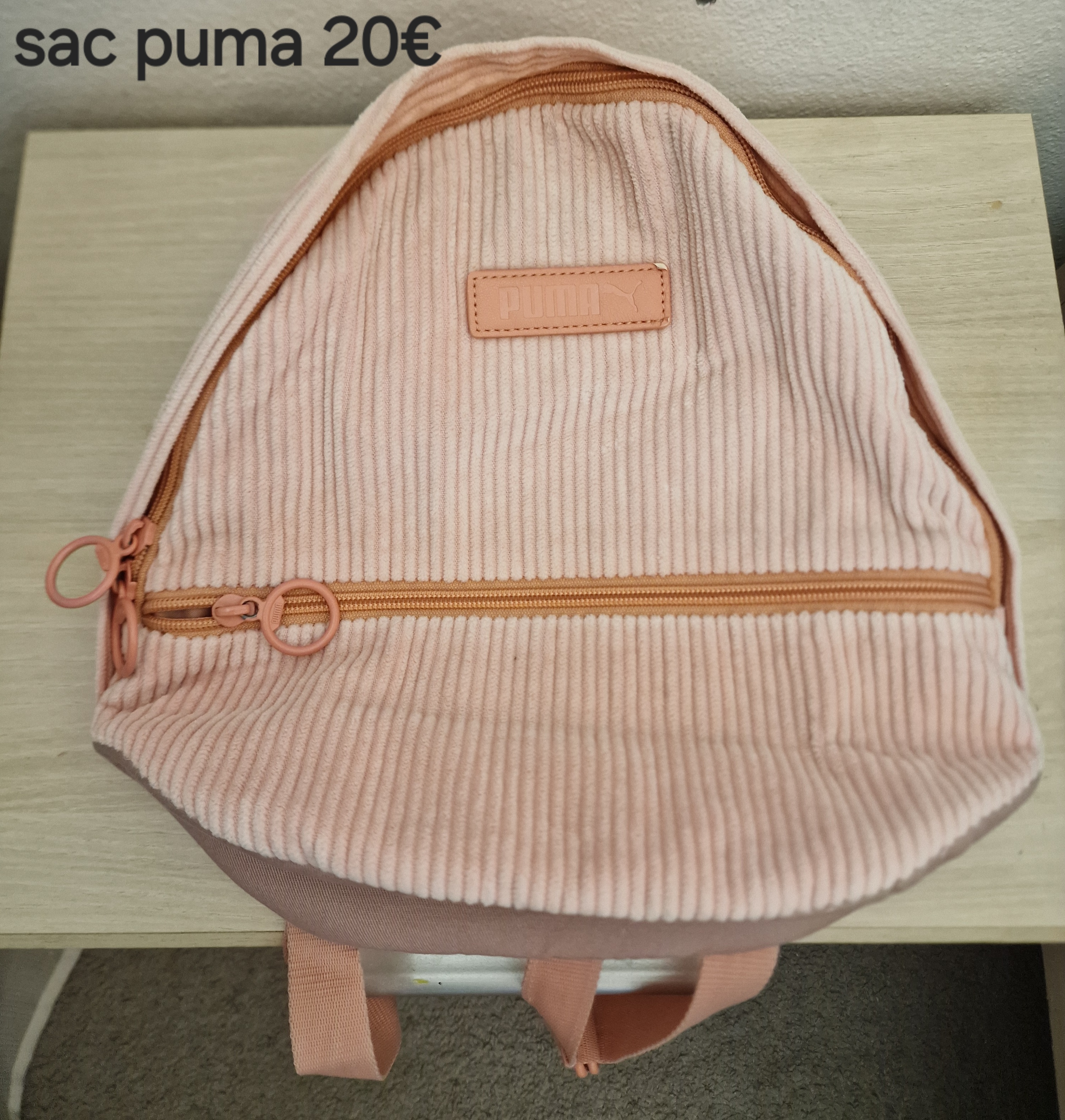 Vend sac a dos en velours — Puma — La Réunion