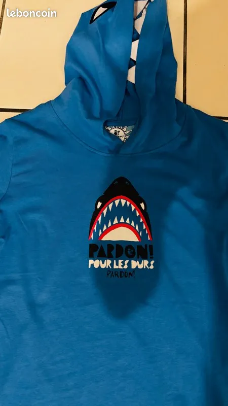 Tee shirt capuche enfant 12 ans étiquette neuf Pardon Reunion — pardon — La Réunion