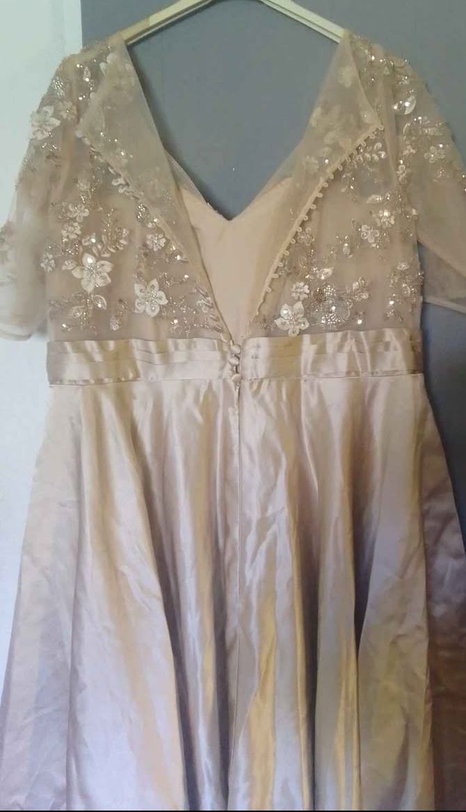 Robe cortège champagne taille 42