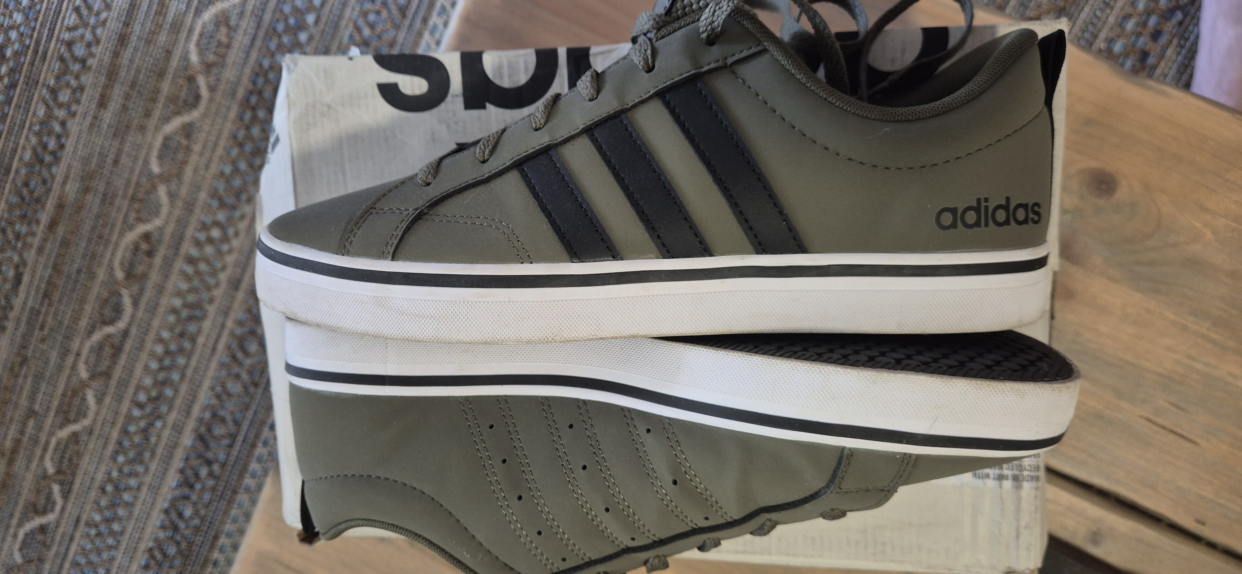 Basket Adidas homme comme neuf