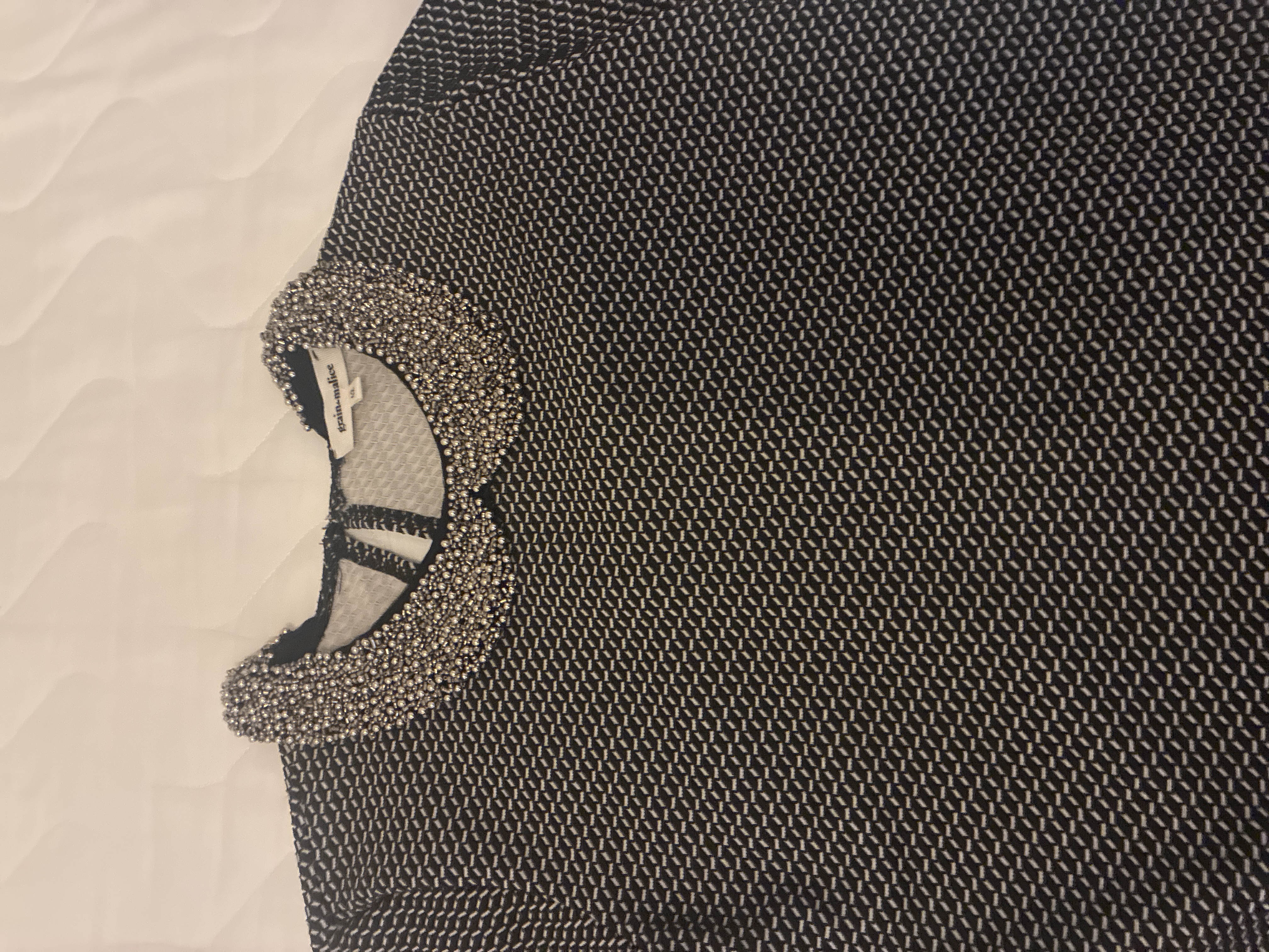 Robe noire et blanc