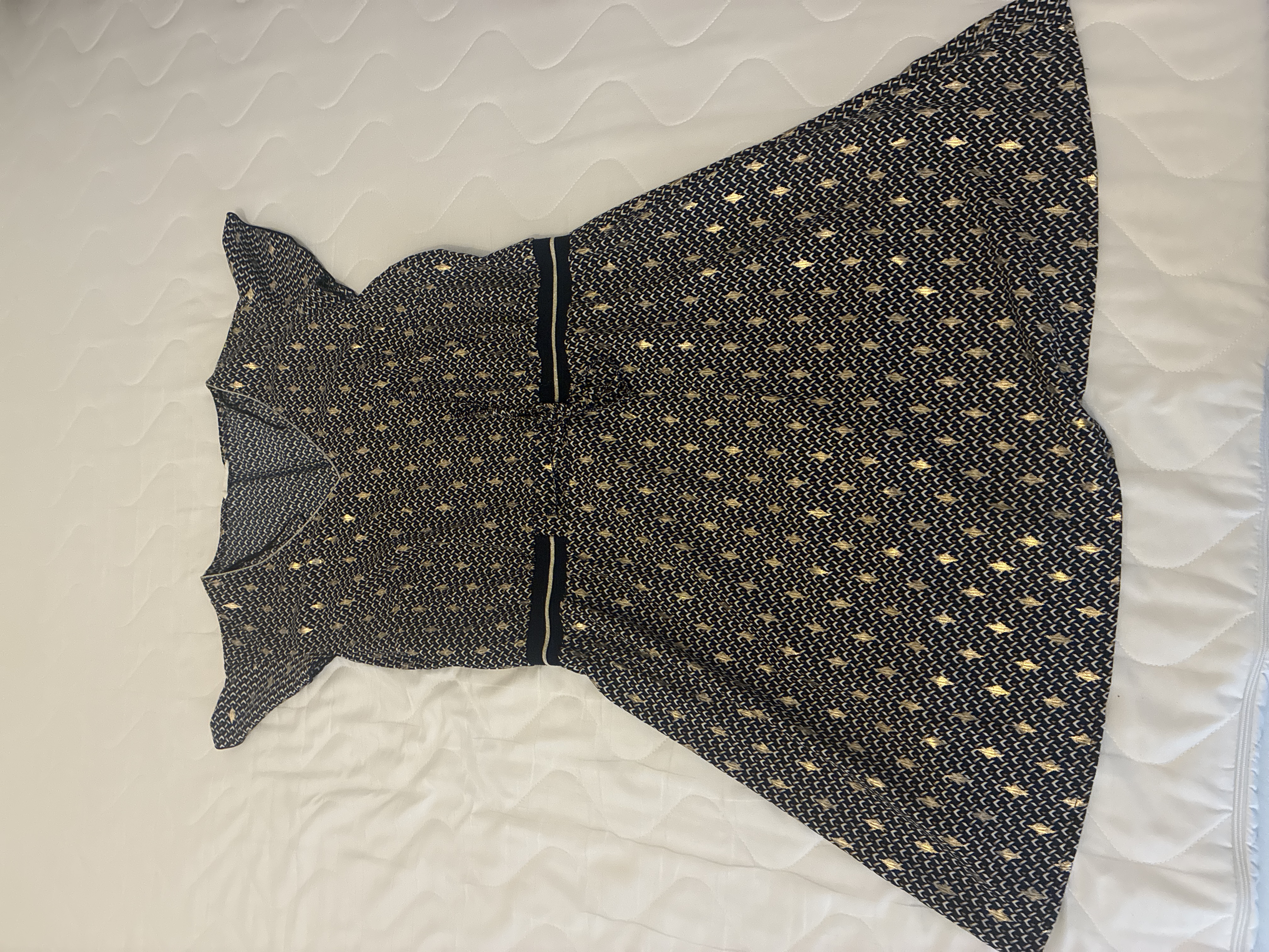 Robe bleue et or