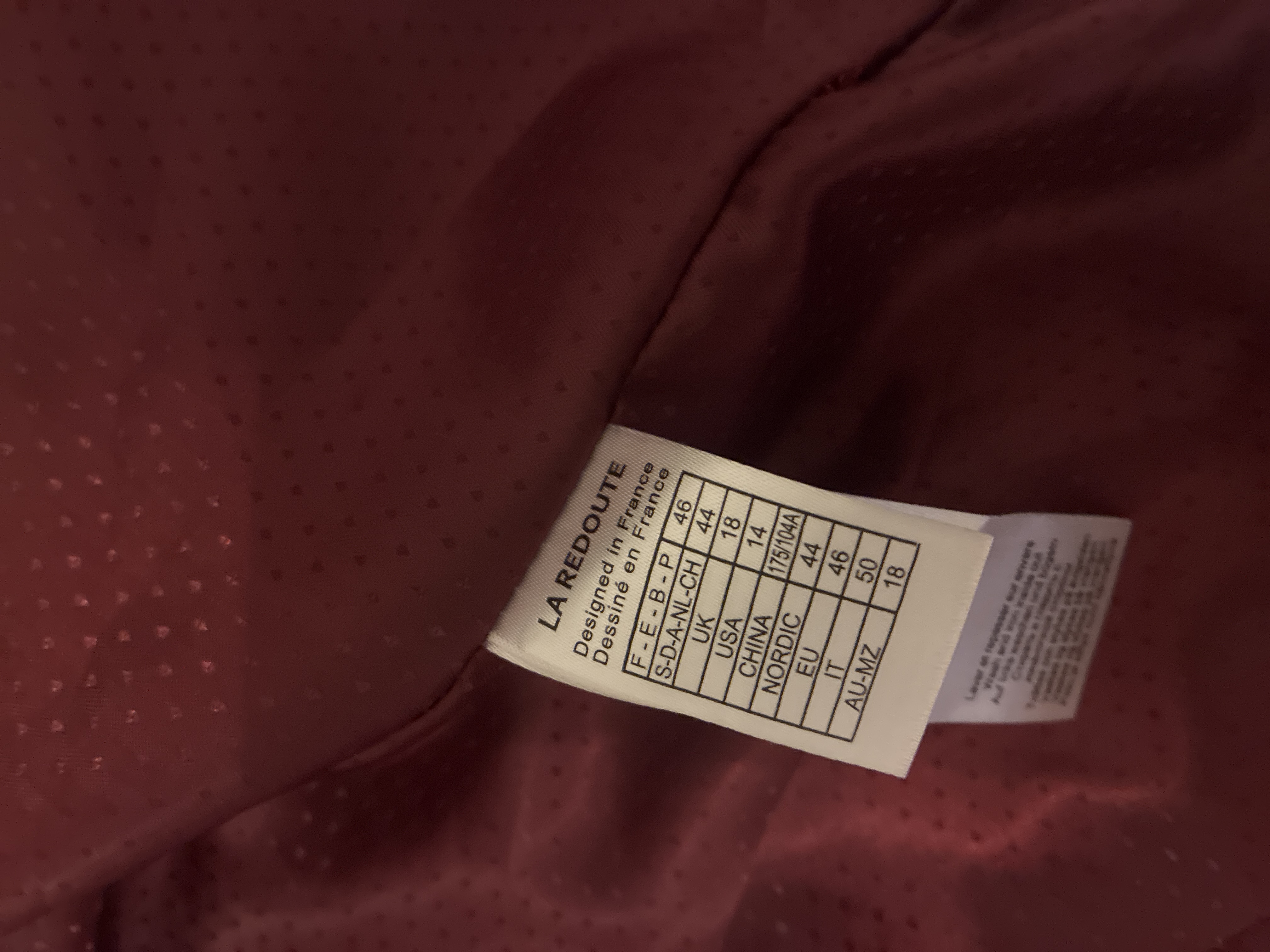 Veste rouge taille 46