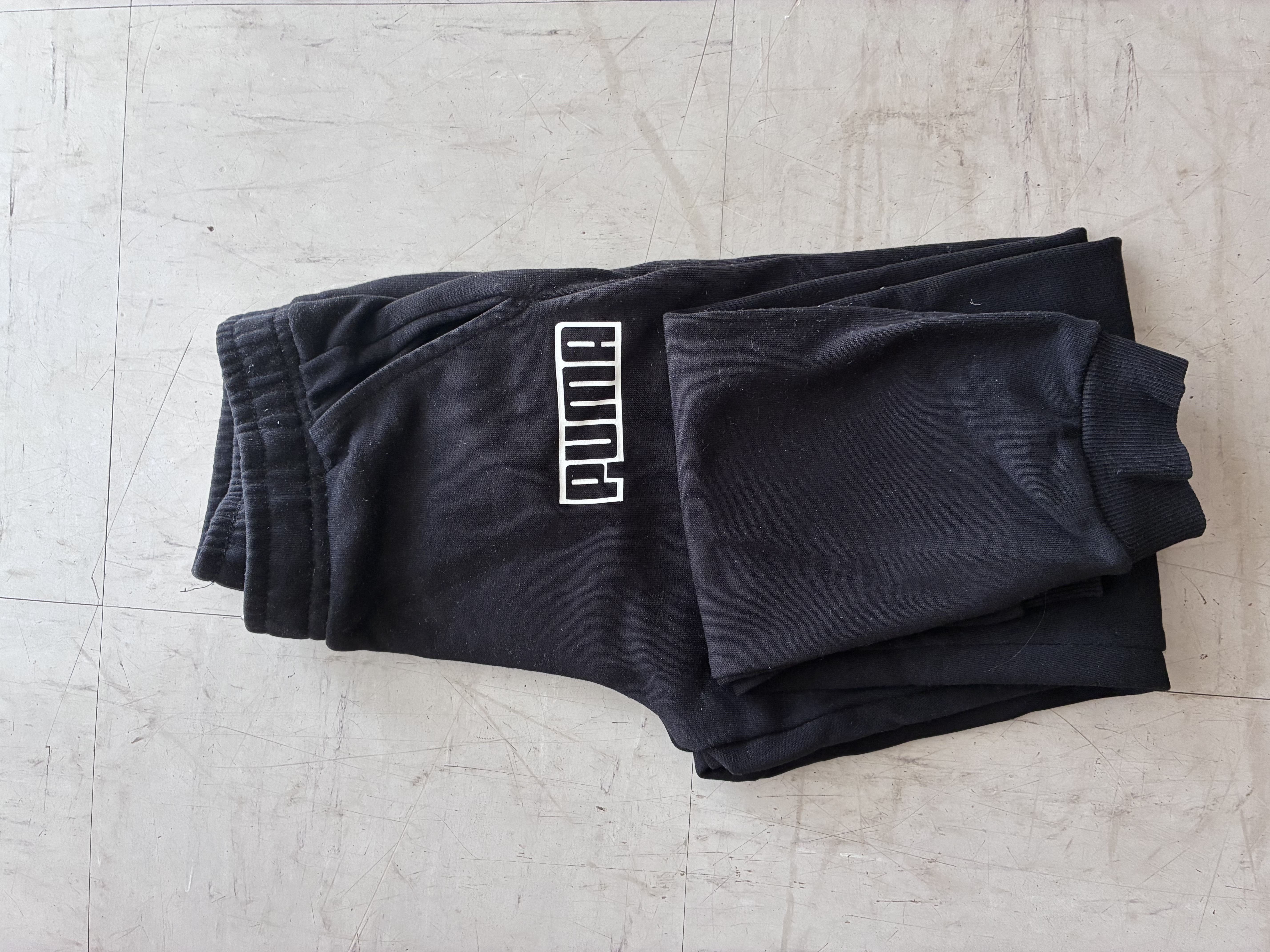 Jogging PUMA noir 10 ans