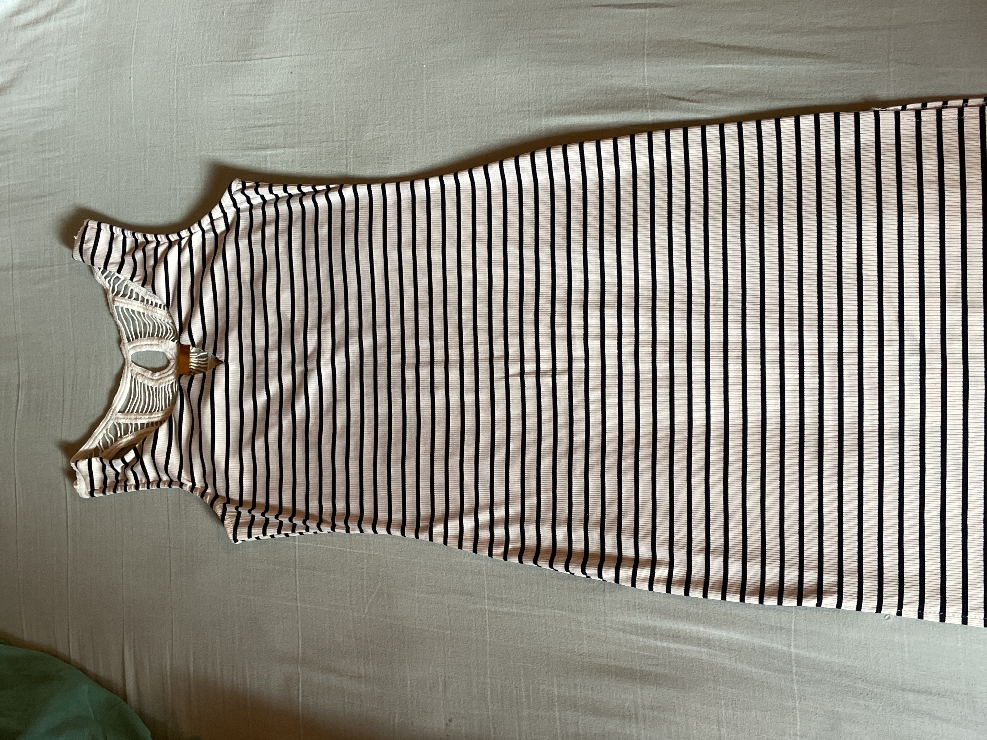 Robe blanche super polygone