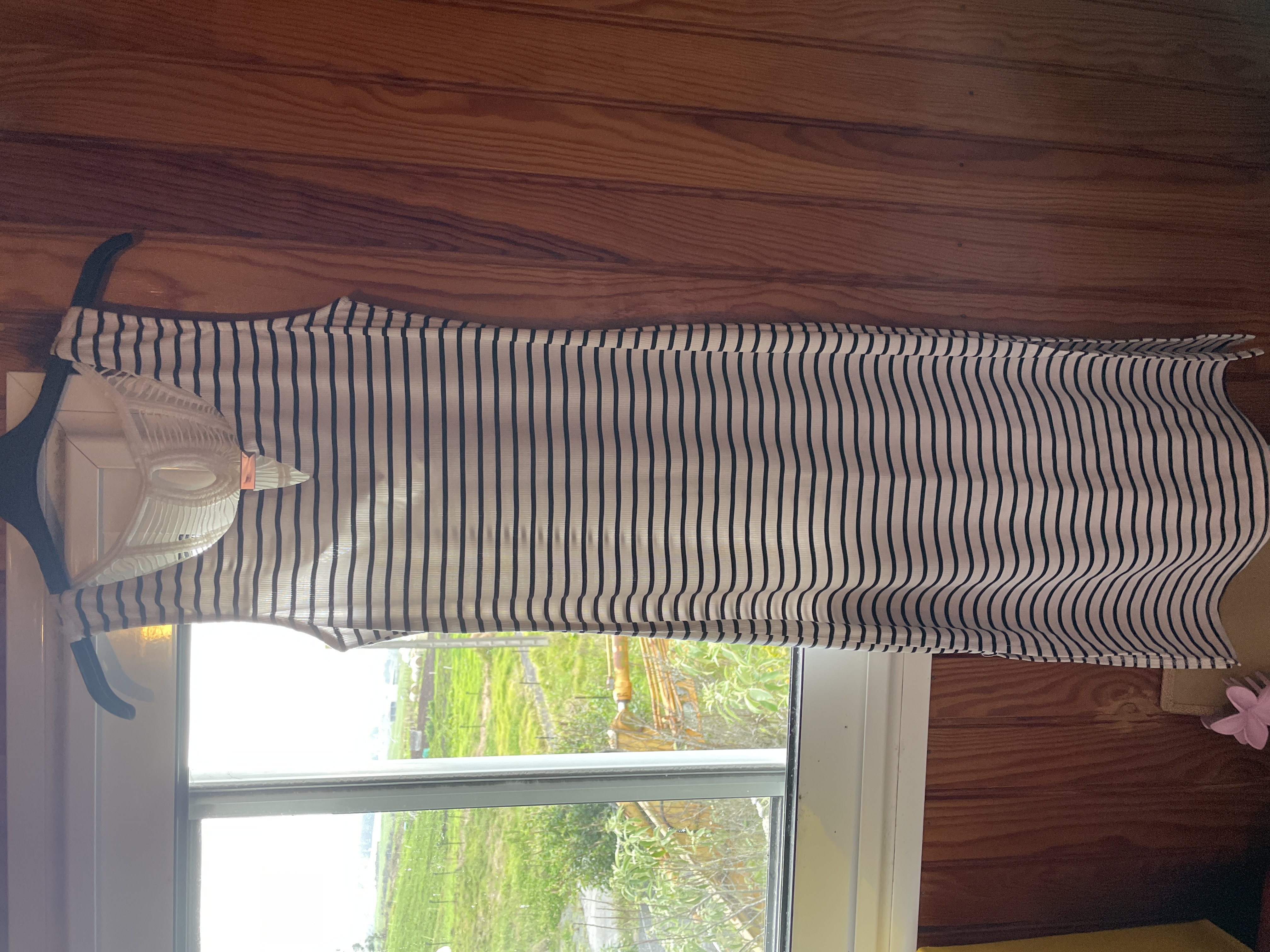 Robe blanche super polygone