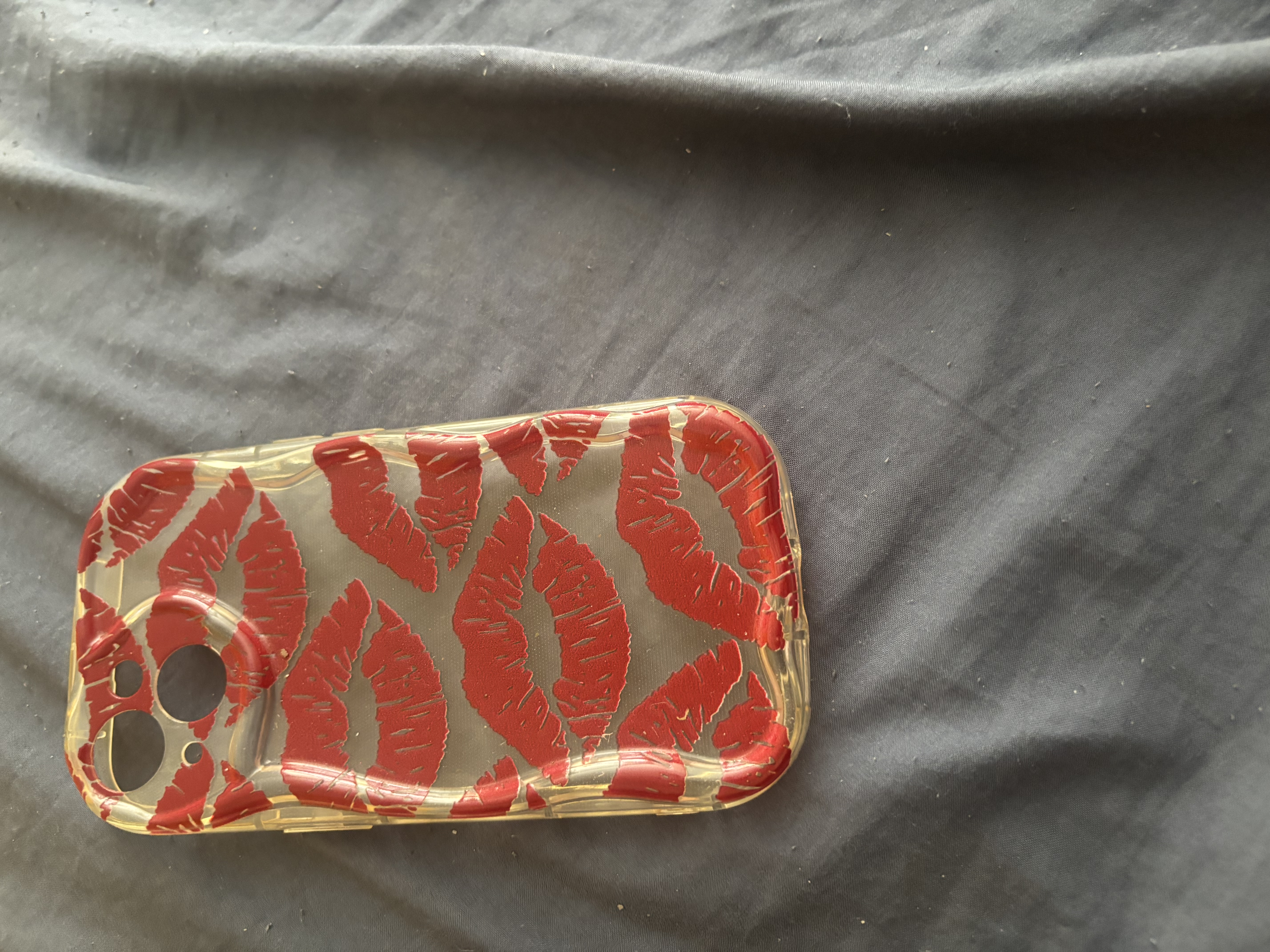 Coque IPhone 15 Motif Lèvre Rouge Et Couleur Transparente