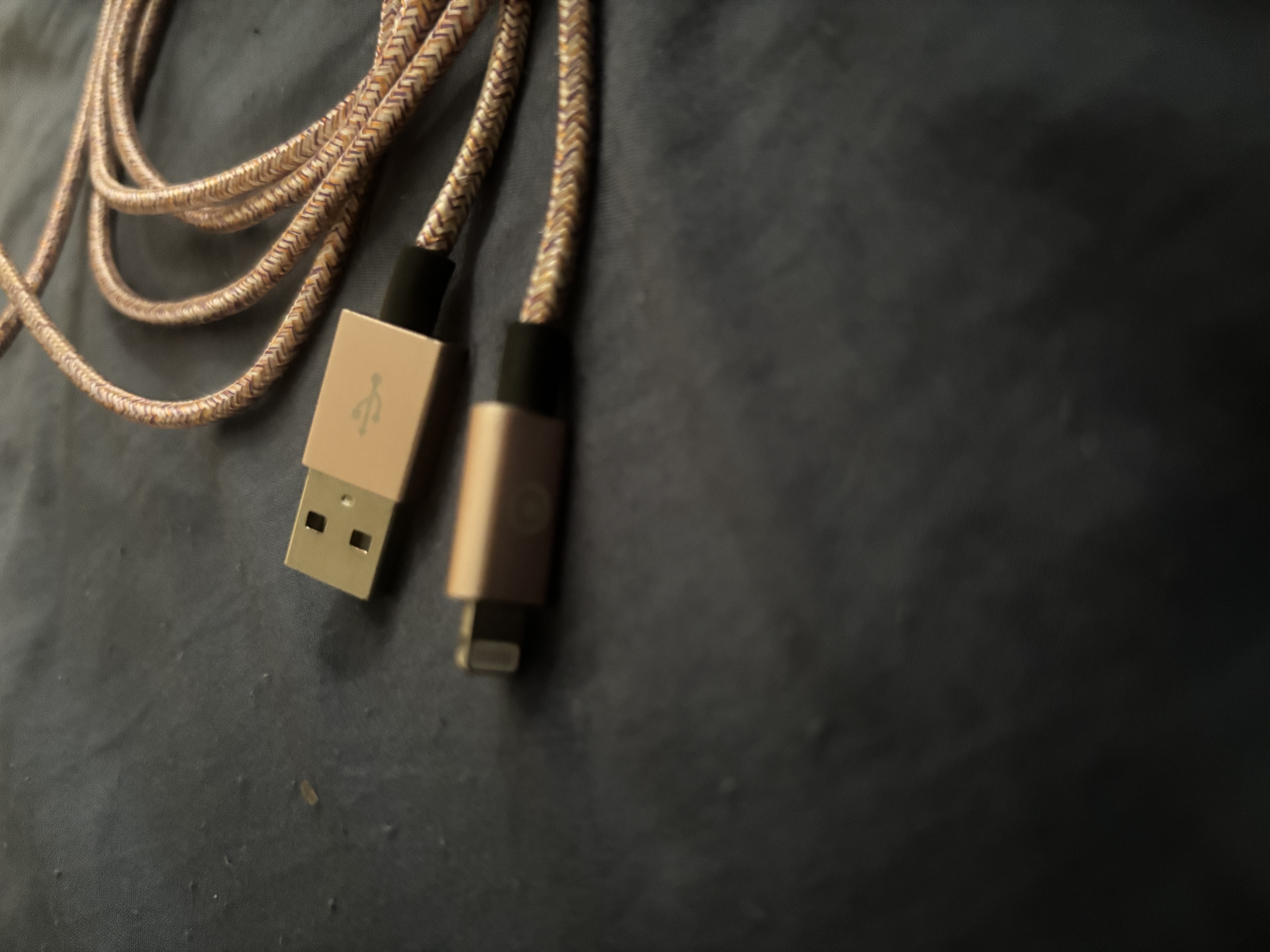 Câble USB IPhone 8 — La Réunion
