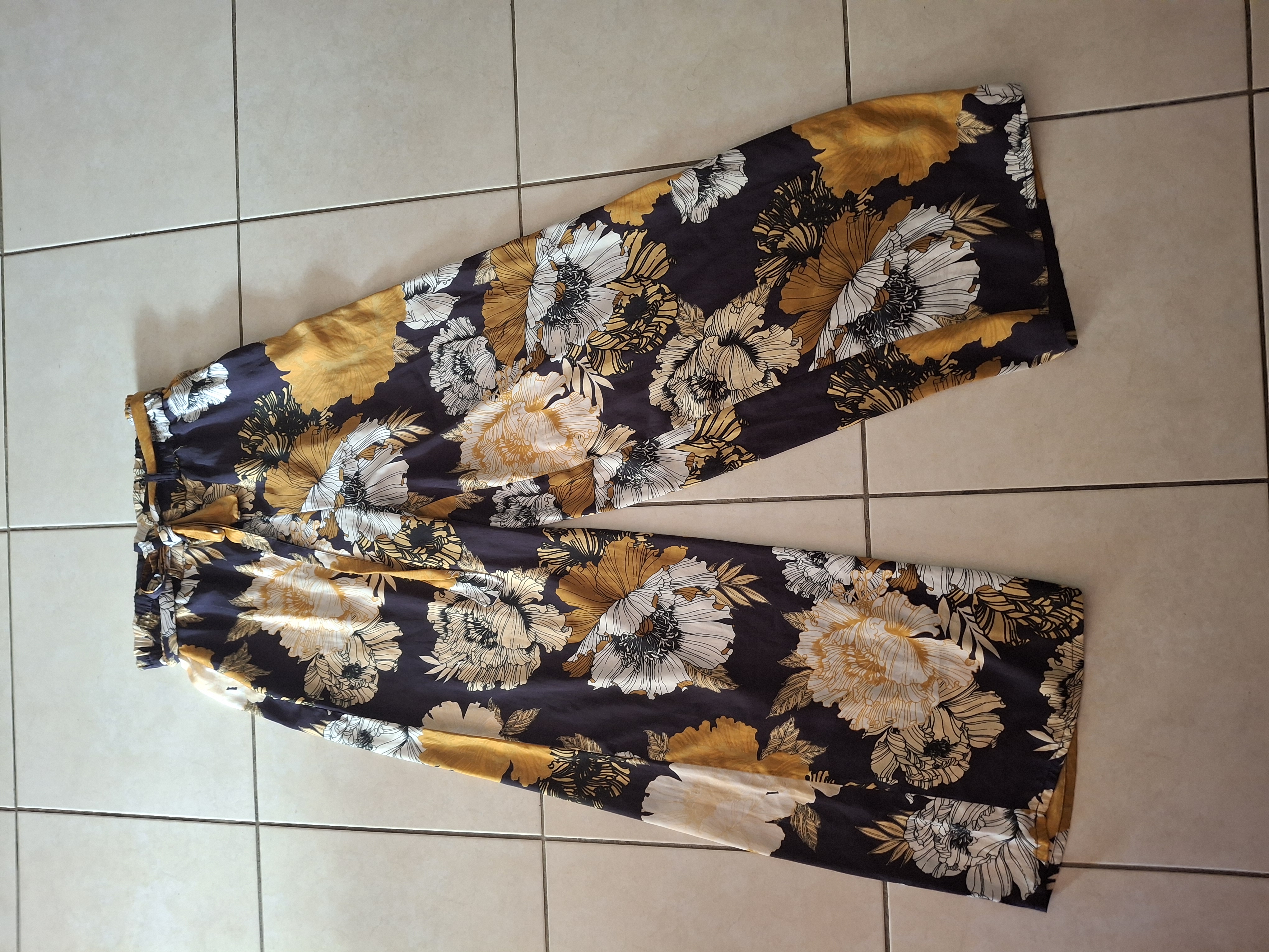 Pantalon fluide à fleurs