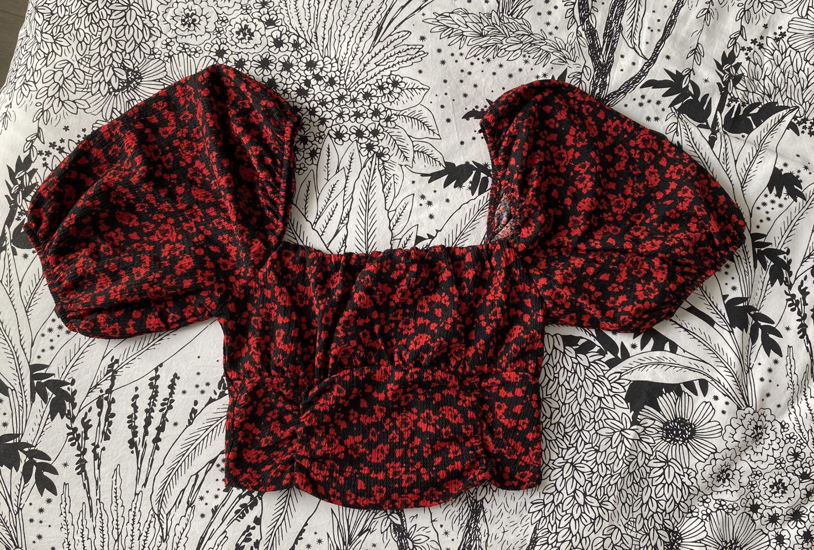 Crop top manches bouffantes Bershka