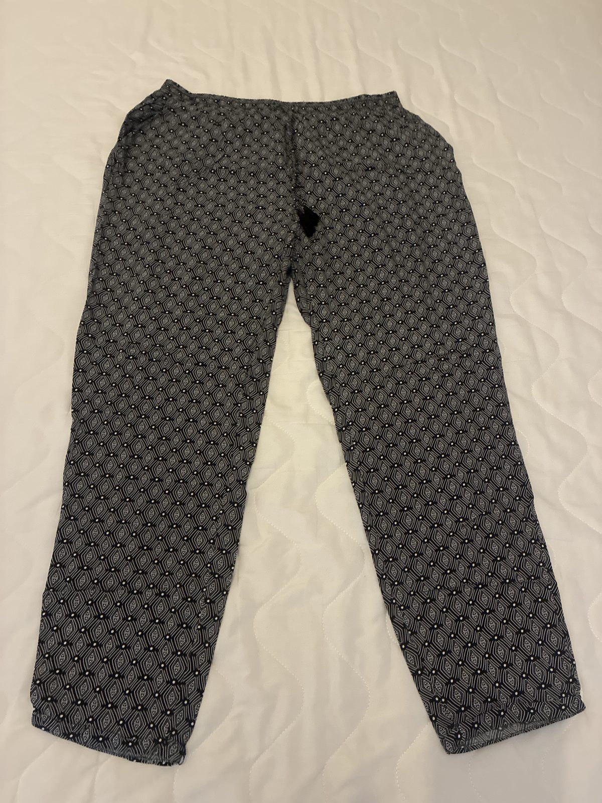 Pantalon fluide gris et noir