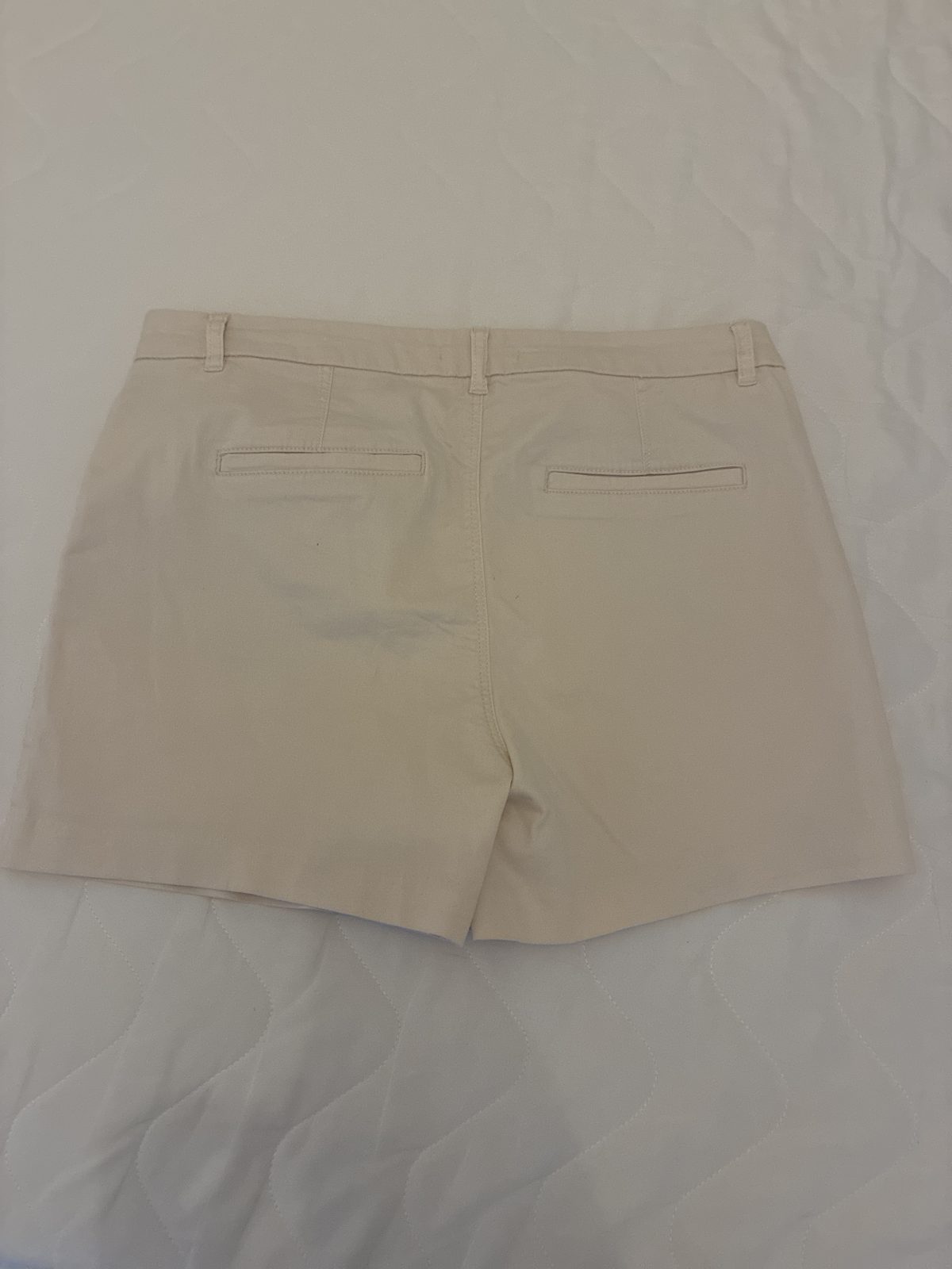 Short beige