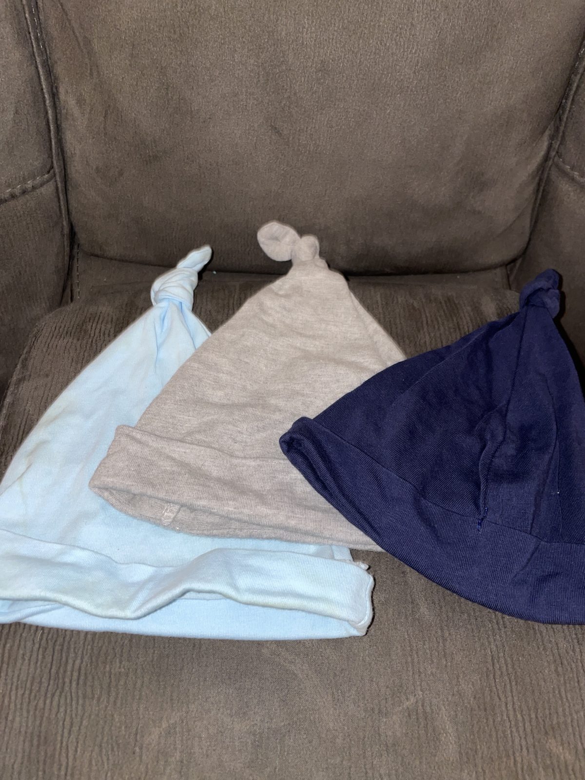 3 bonnets
