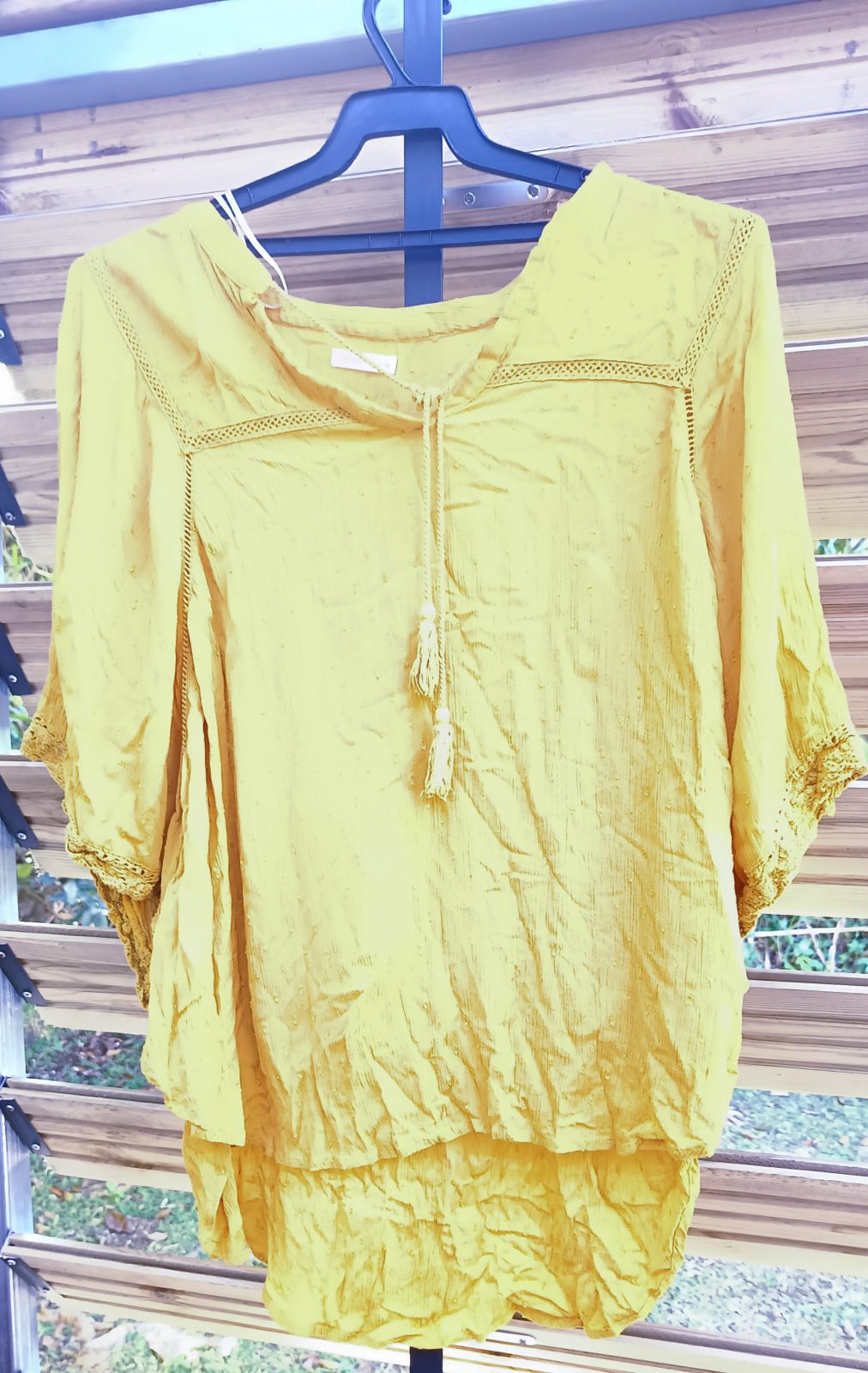 Haut jaune