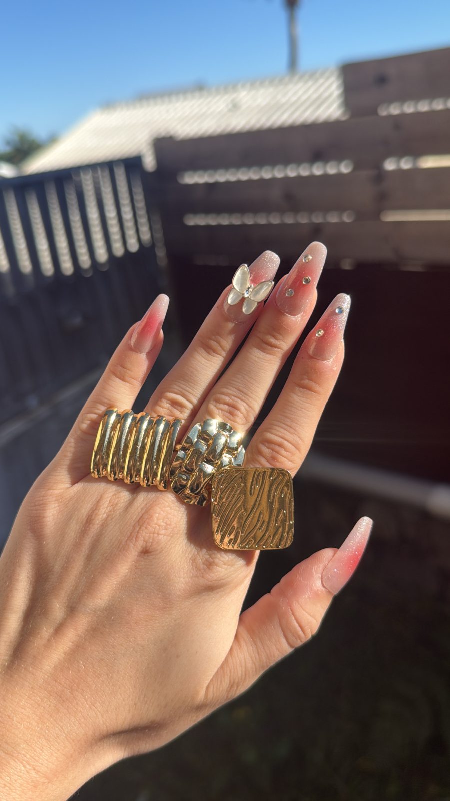 Bague divers motif ajustable neuve 10 euros unité