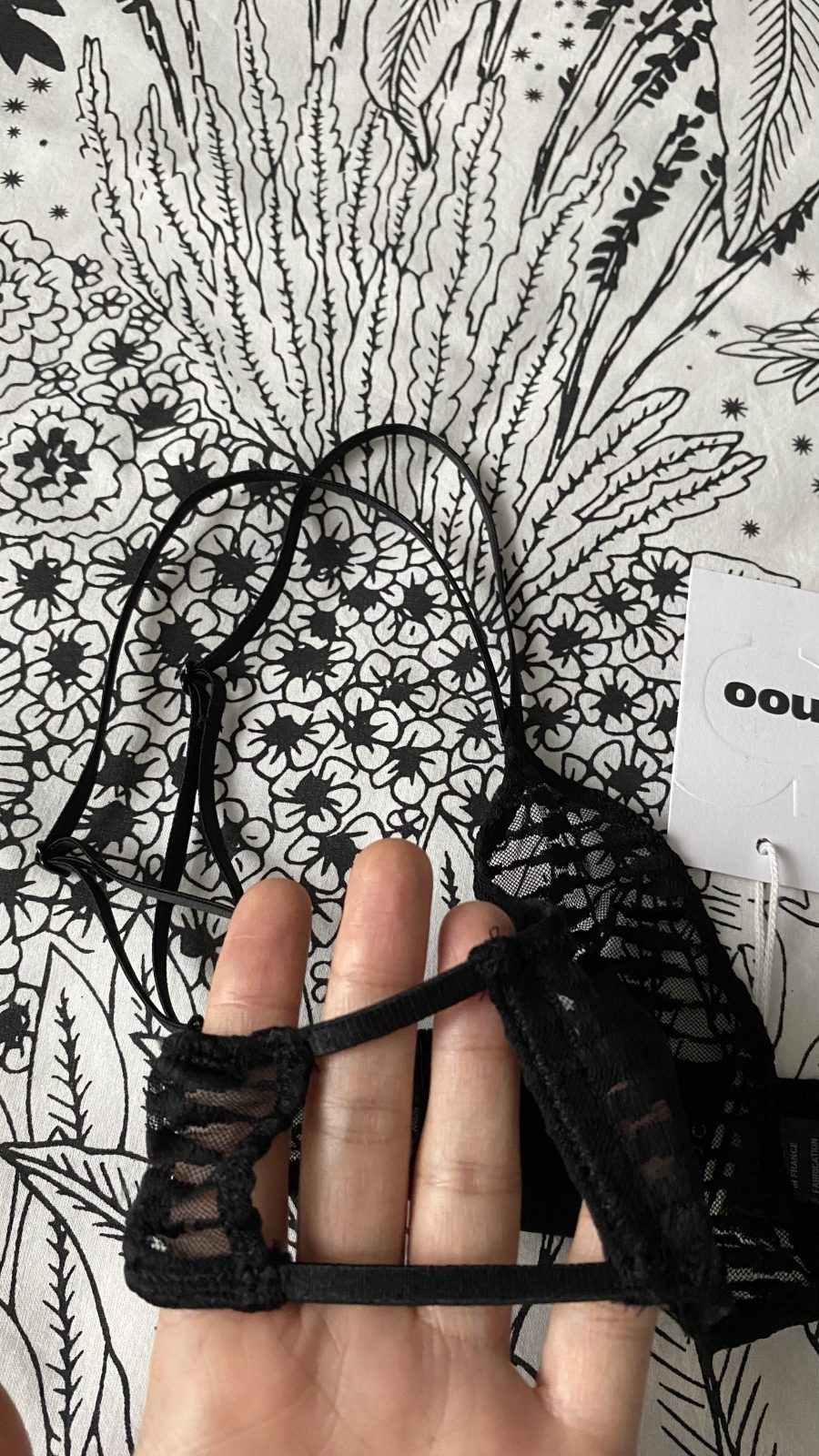 Brassière noire en dentelle