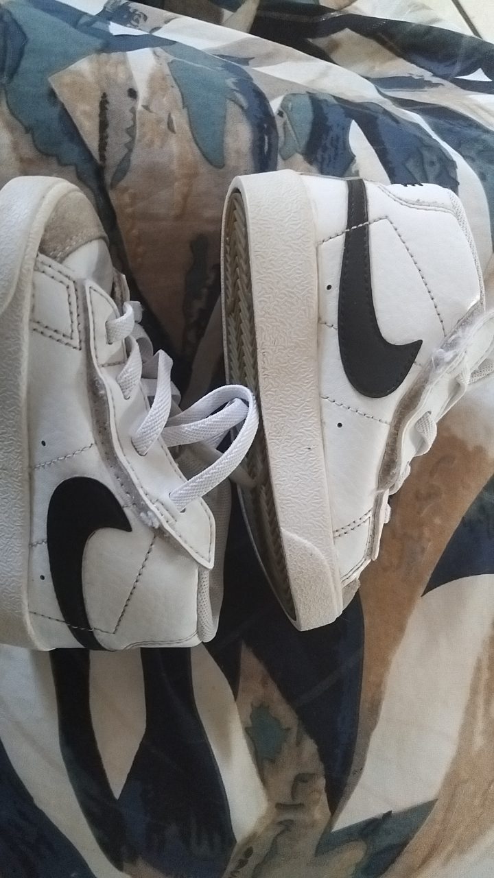 Basket nike enfant taille 23,5
