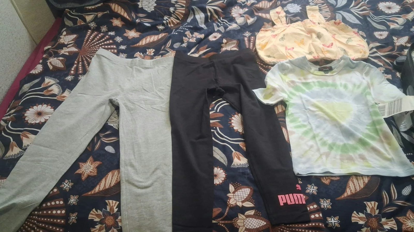 Lot de vêtements filles