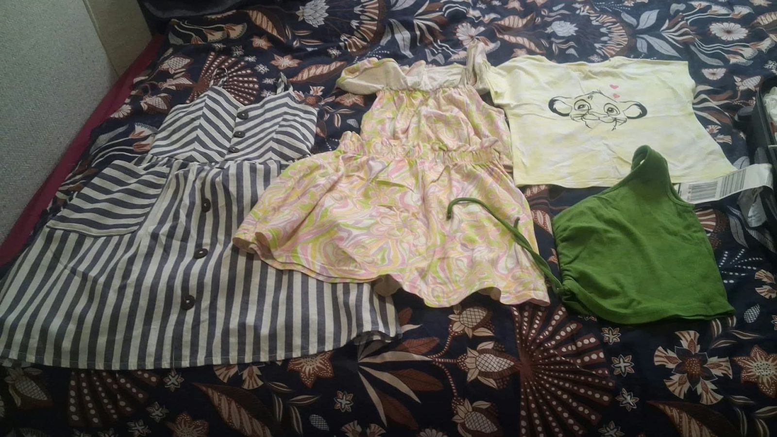 Lot de vêtements filles