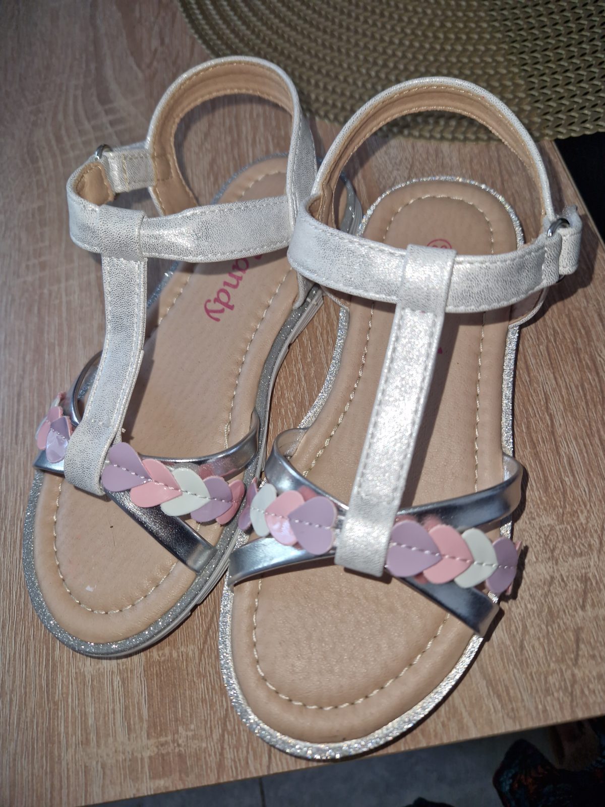 Chaussure fille p.30 — Sandy — La Réunion
