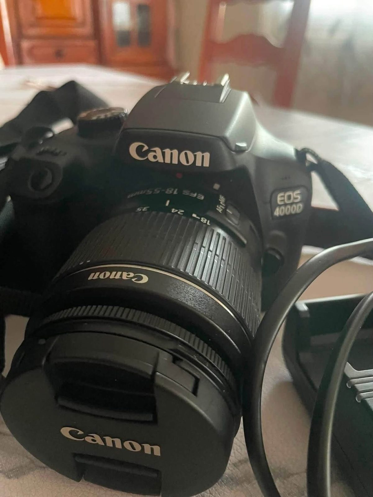 Canon EOS 4000D