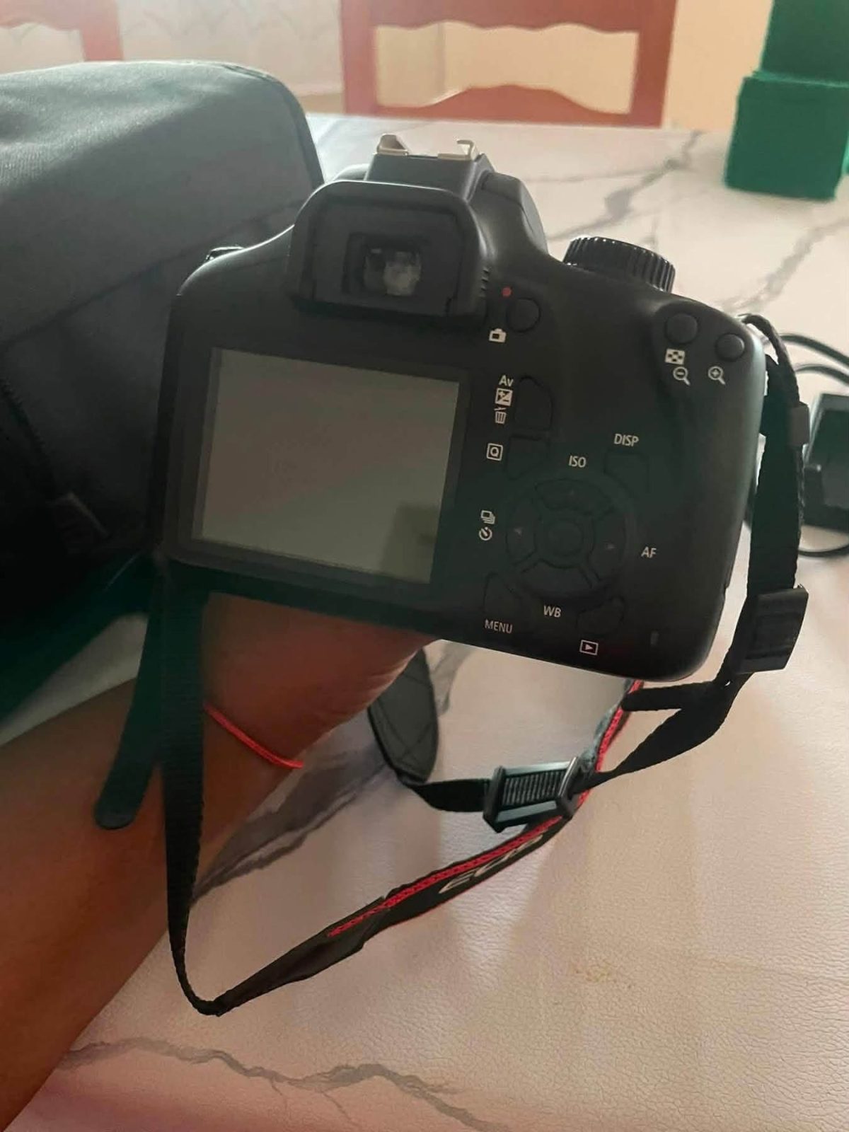 Canon EOS 4000D