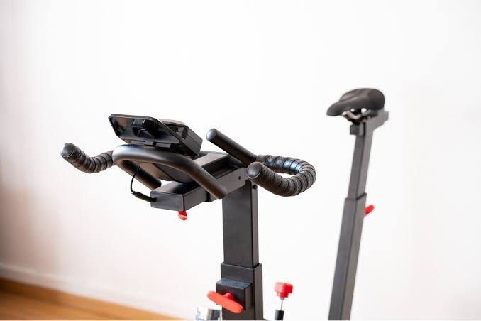 VÉLO D'APPARTEMENT DOMYOS BIKING 500