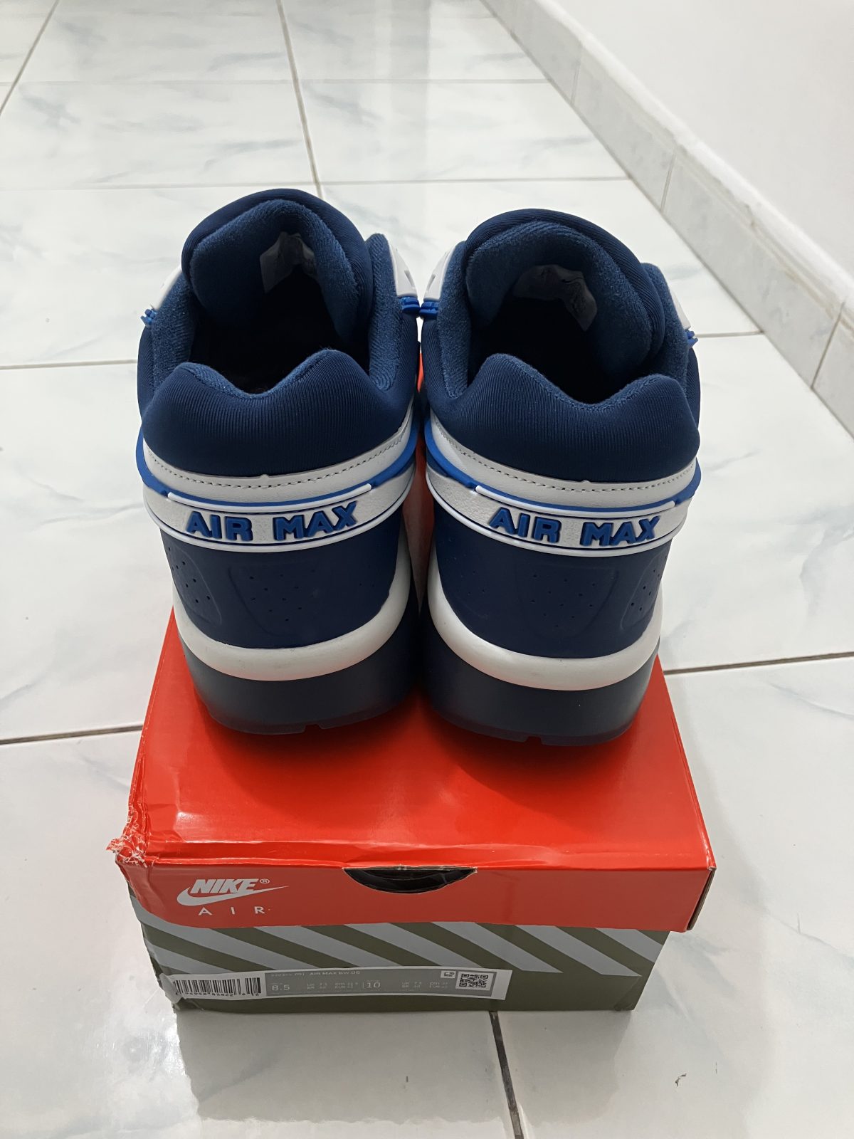 Nike bw