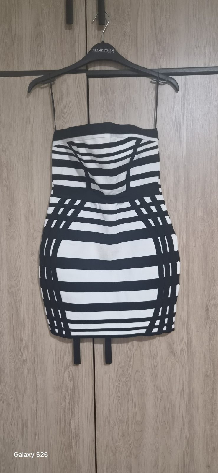 ✨ Superbe Robe Bandage Bicolore – Noir & Blanc (Taille S/M) ✨