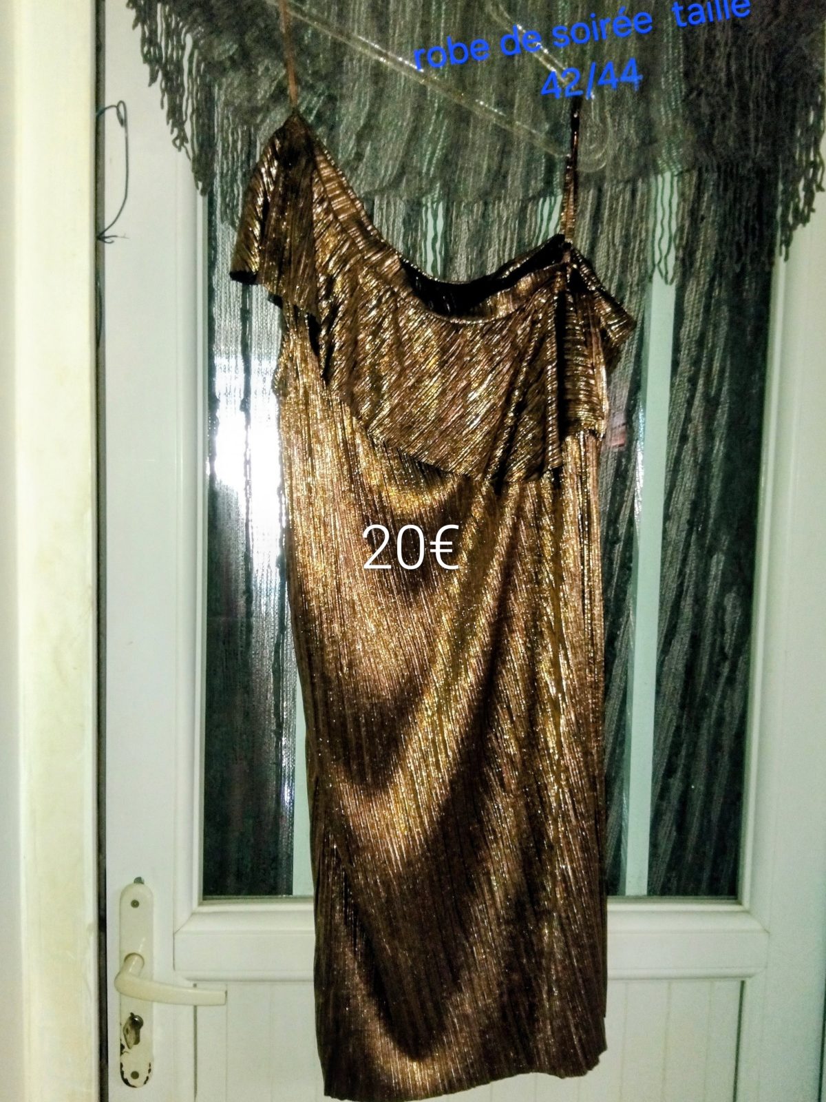 Vends diverses robes