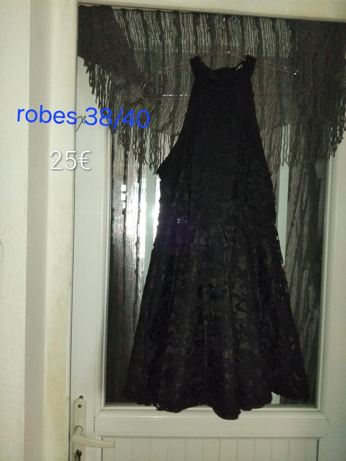 Vends diverses robes