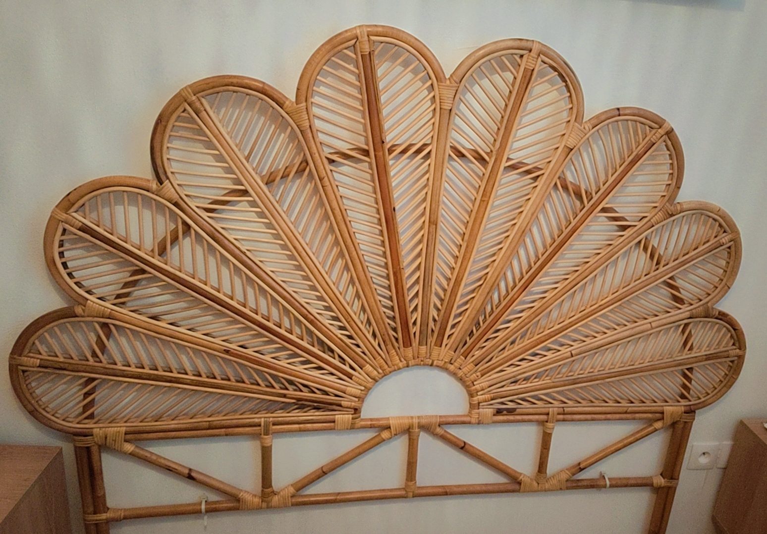 MAGNIFIQUE TÊTE DE LIT XXL EN ROTIN NATUREL, STYLE PAON