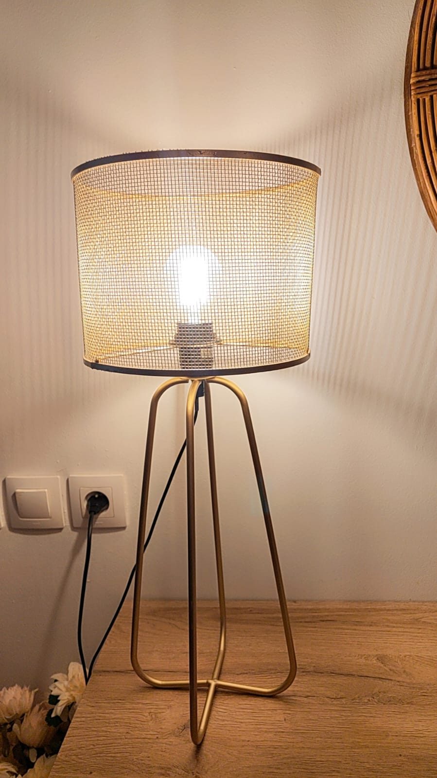 MAGNIFIQUE LAMPE À POSER DORÉE – STYLE CHIC & CONTEMPORAIN