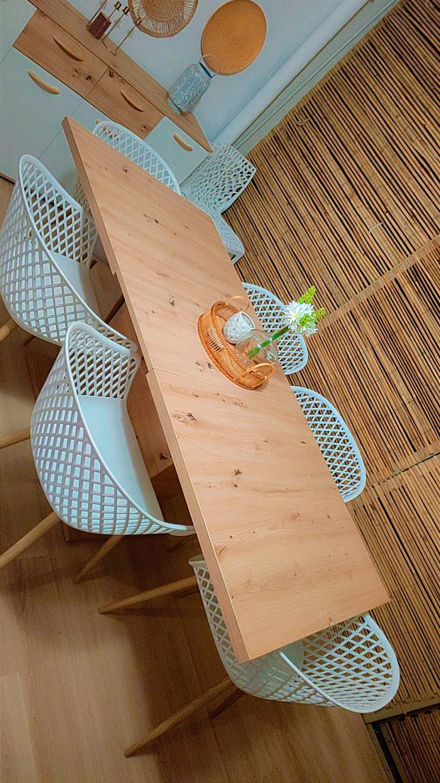 **À VENDRE – TABLE EXTENSIBLE + 6 CHAISES – 580 €** — La Réunion