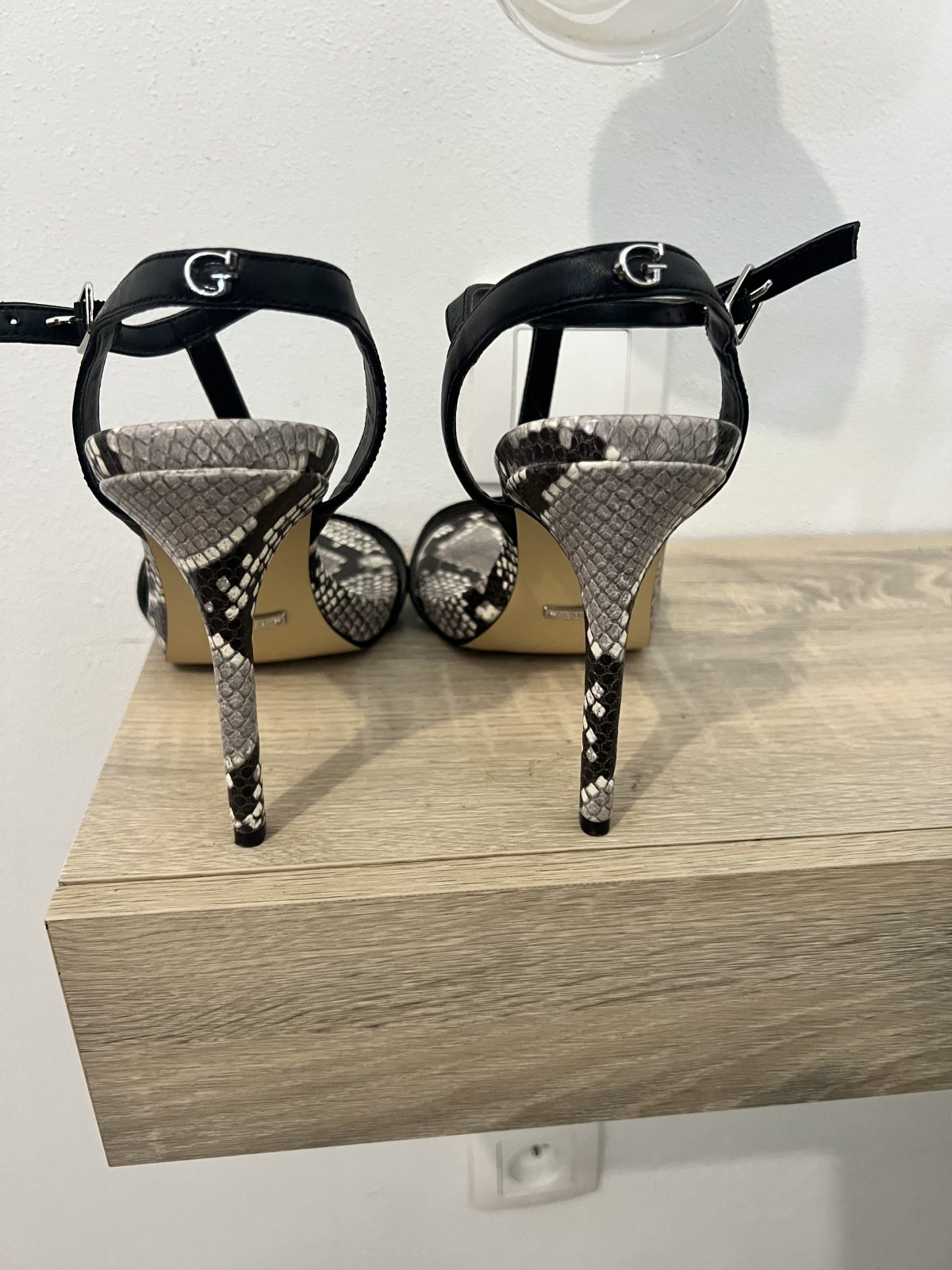 Sandales Guess Facy noir