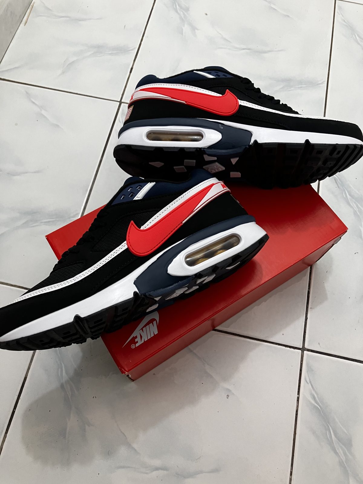 Basket nike BW