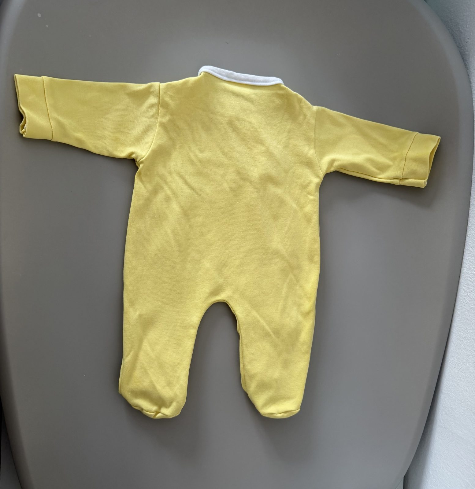 Joli dors bien bébé taille 1 mois