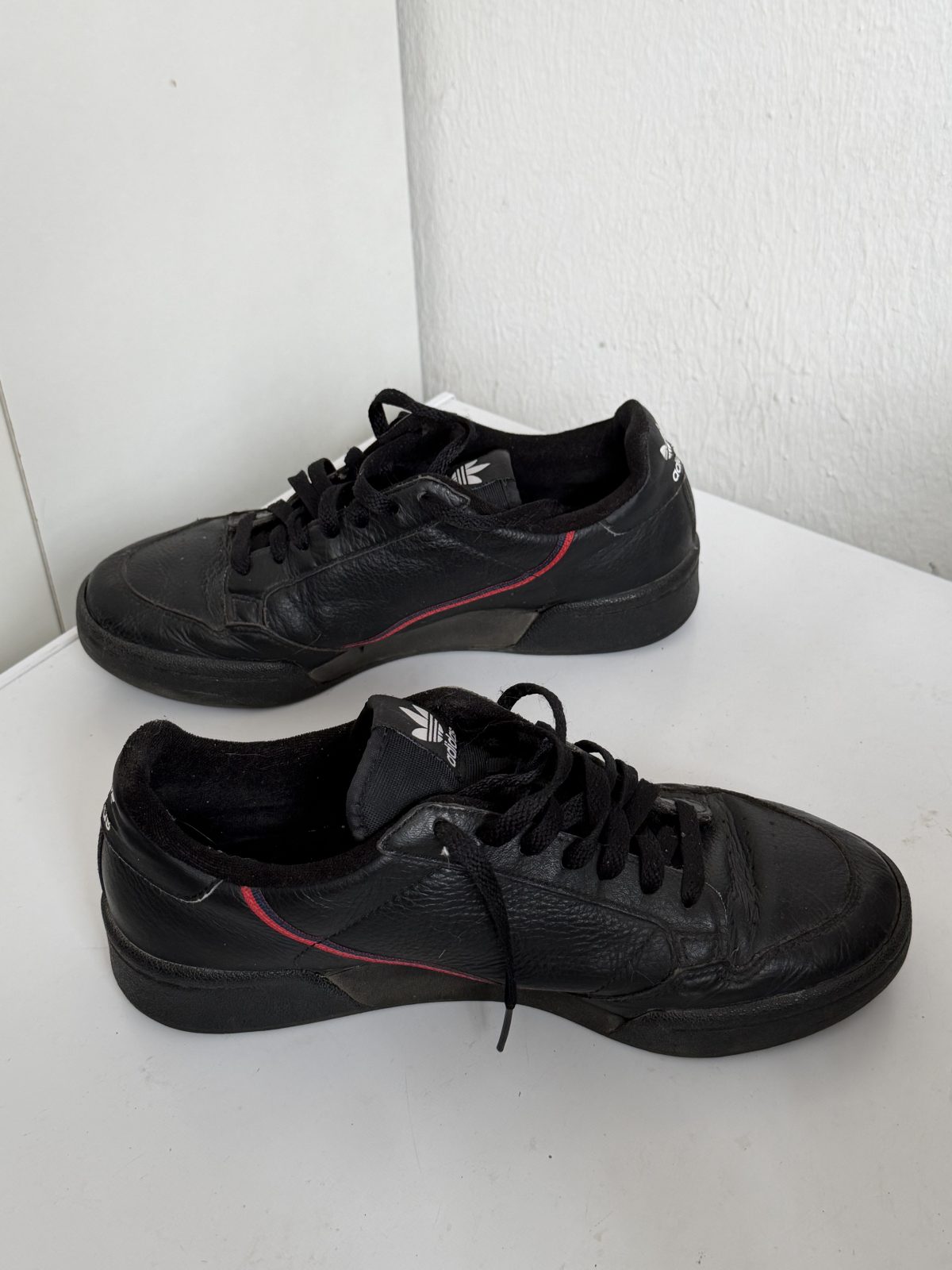 🔥 ADIDAS ORIGINALS NOIRES – POINTURE 42 – PETIT PRIX ! 🔥