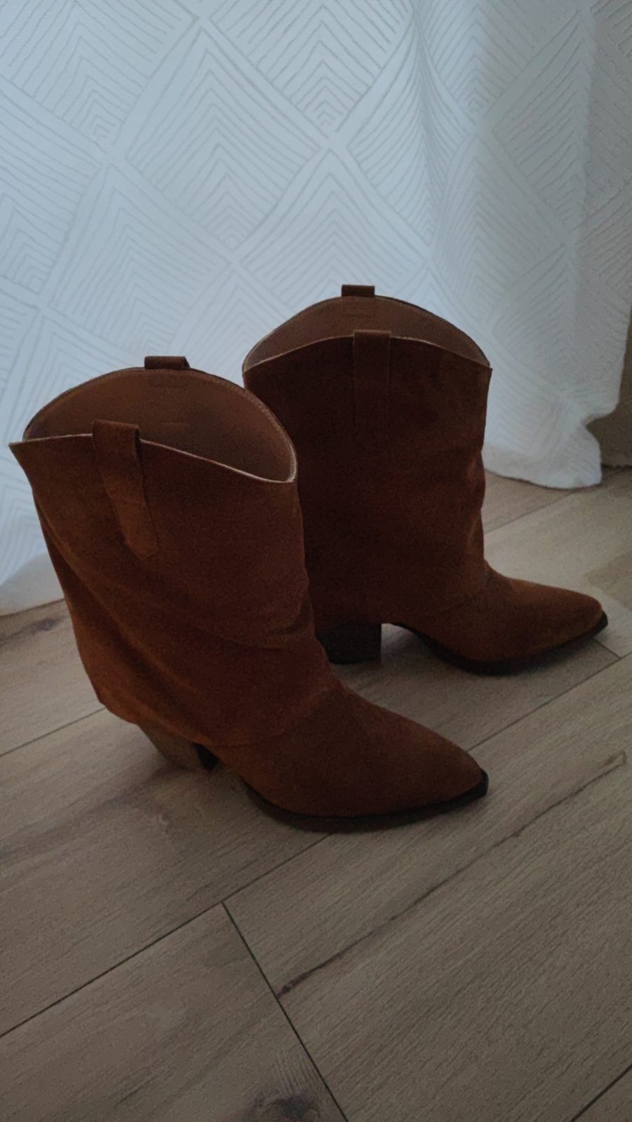 MAGNIFIQUES BOTTINES FEMME STYLE SANTIAGS – OSMOSE PARIS – POINTURE 41
