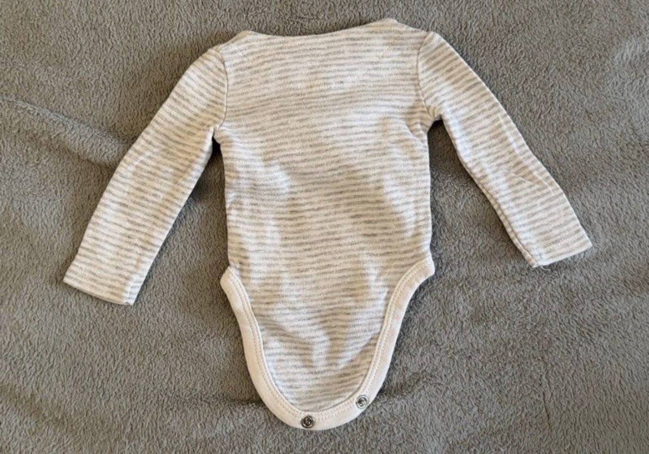 Lot 2 vêtements taille prématuré