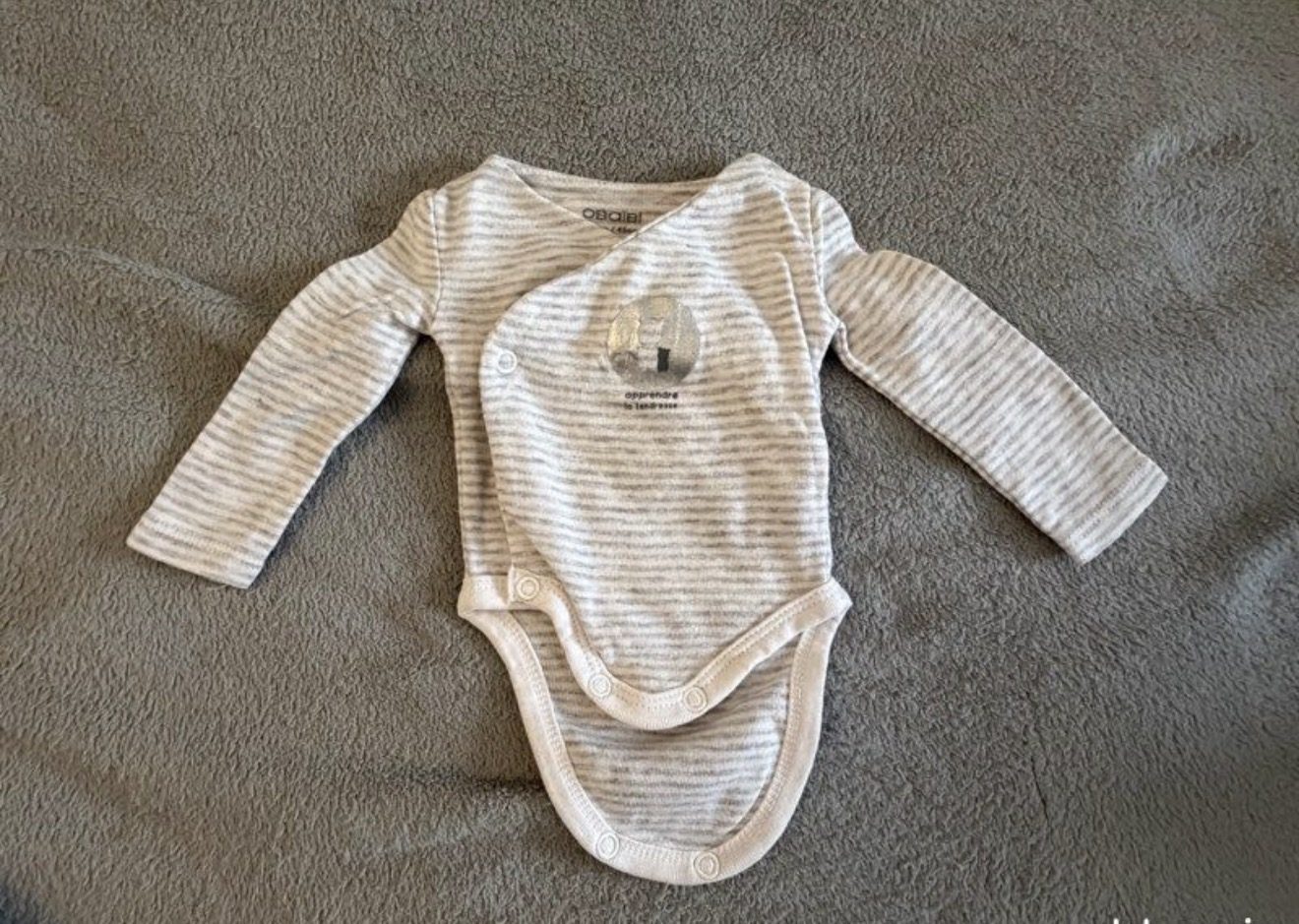 Lot 2 vêtements taille prématuré