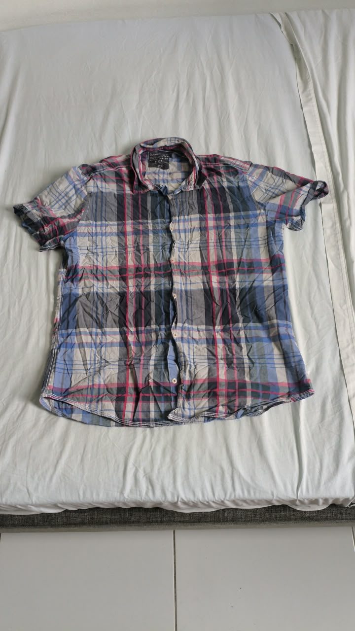 Chemise à carreaux bleus et rouges, manches courtes — XL — Guadeloupe
