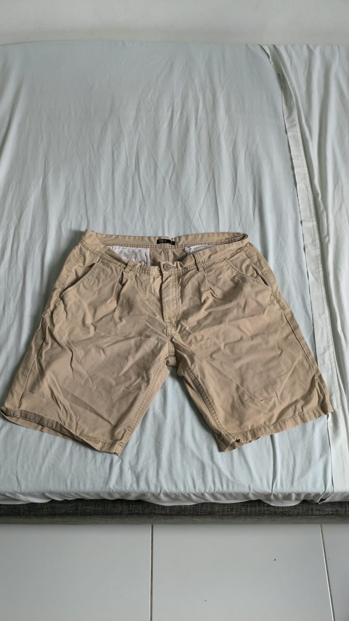 Bermuda beige — 44